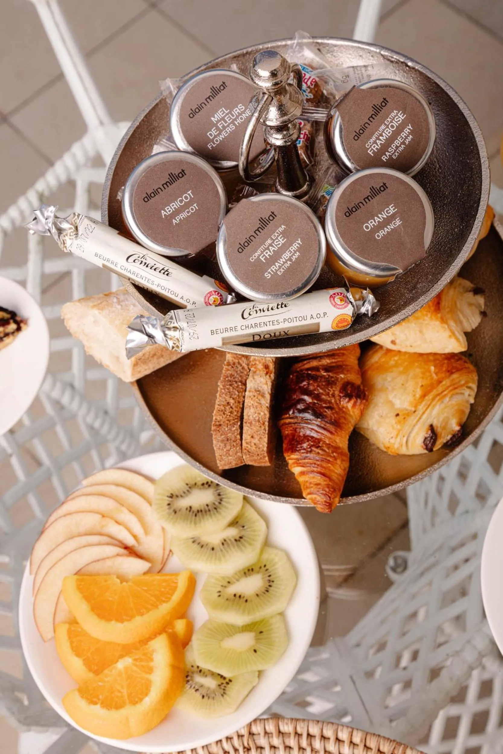 Food in Château du Clair de Lune - Boutique Luxury Hotel