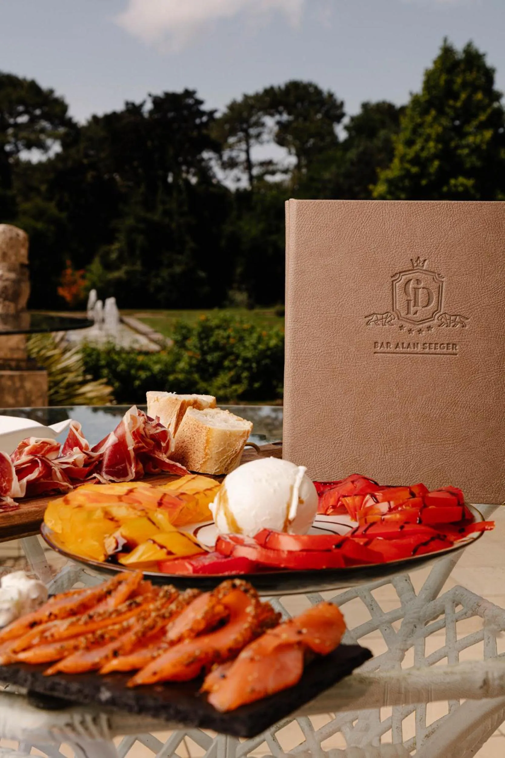 Restaurant/places to eat in Château du Clair de Lune - Boutique Luxury Hotel