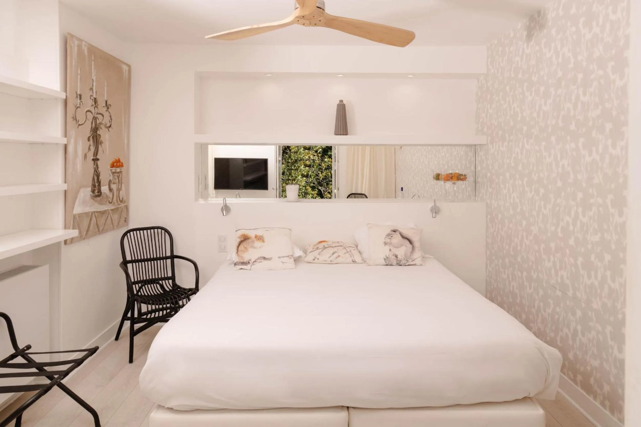 Bed in Château du Clair de Lune - Boutique Luxury Hotel