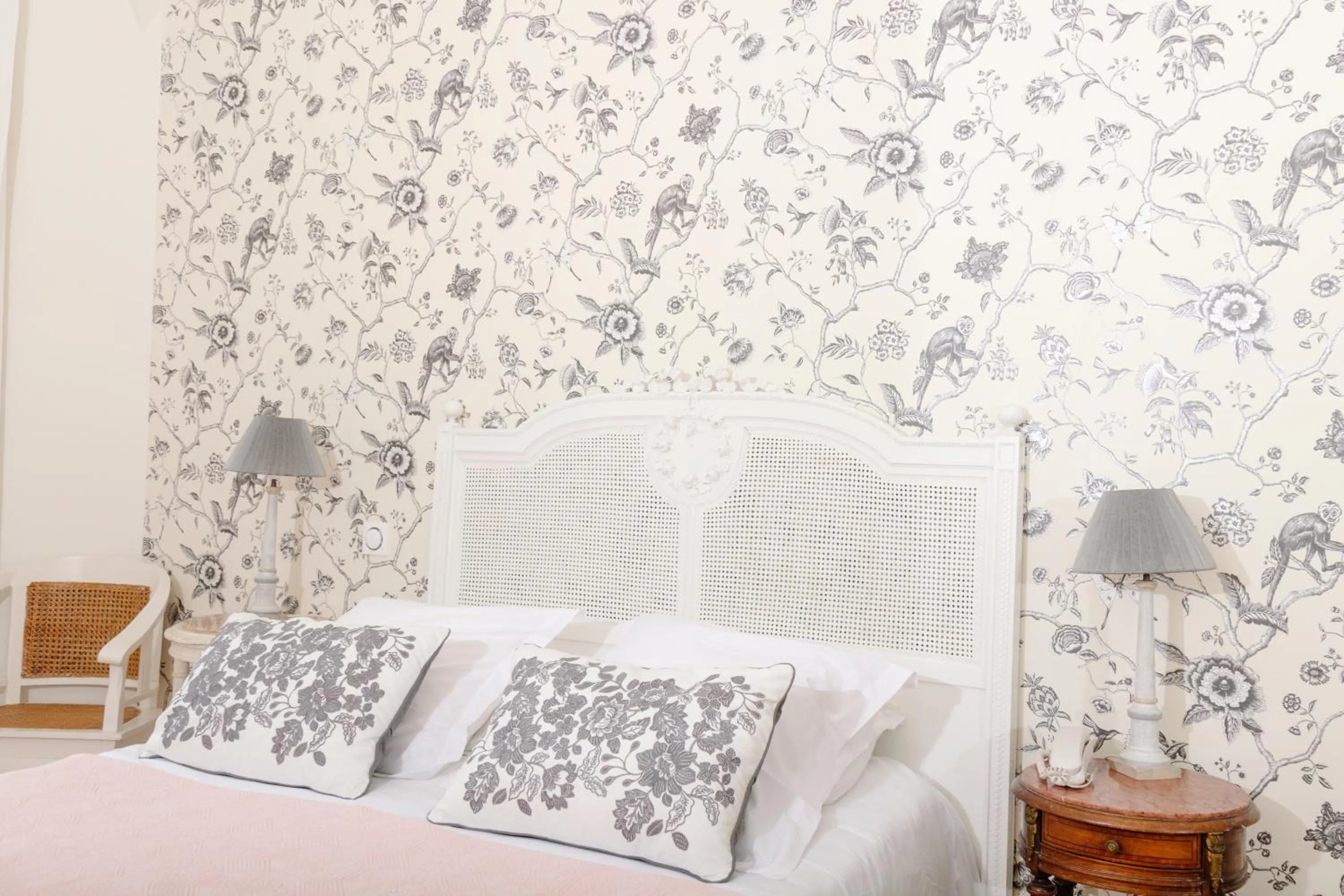 Bed in Château du Clair de Lune - Boutique Luxury Hotel