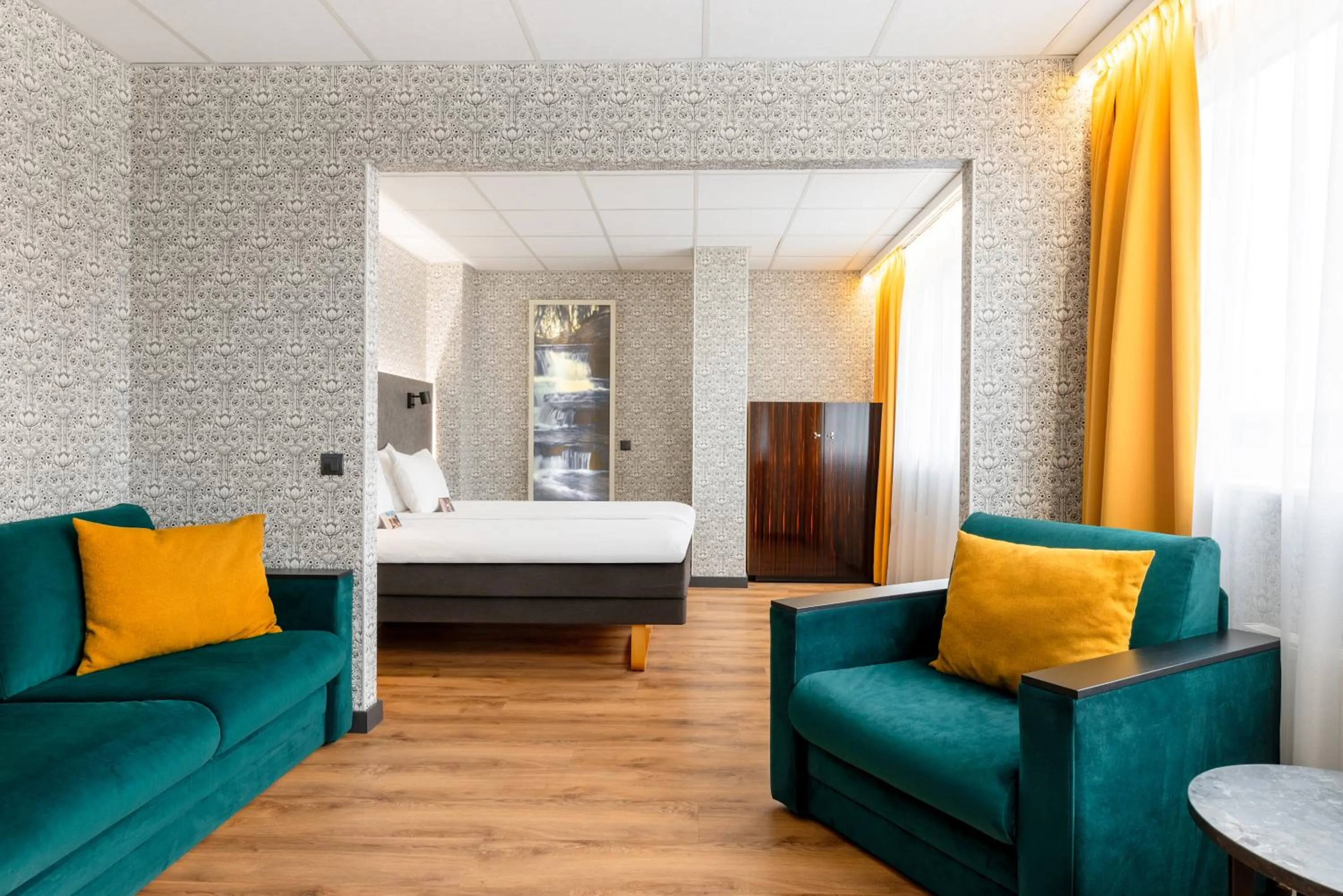 Living room, Bed in Metropol Hotel