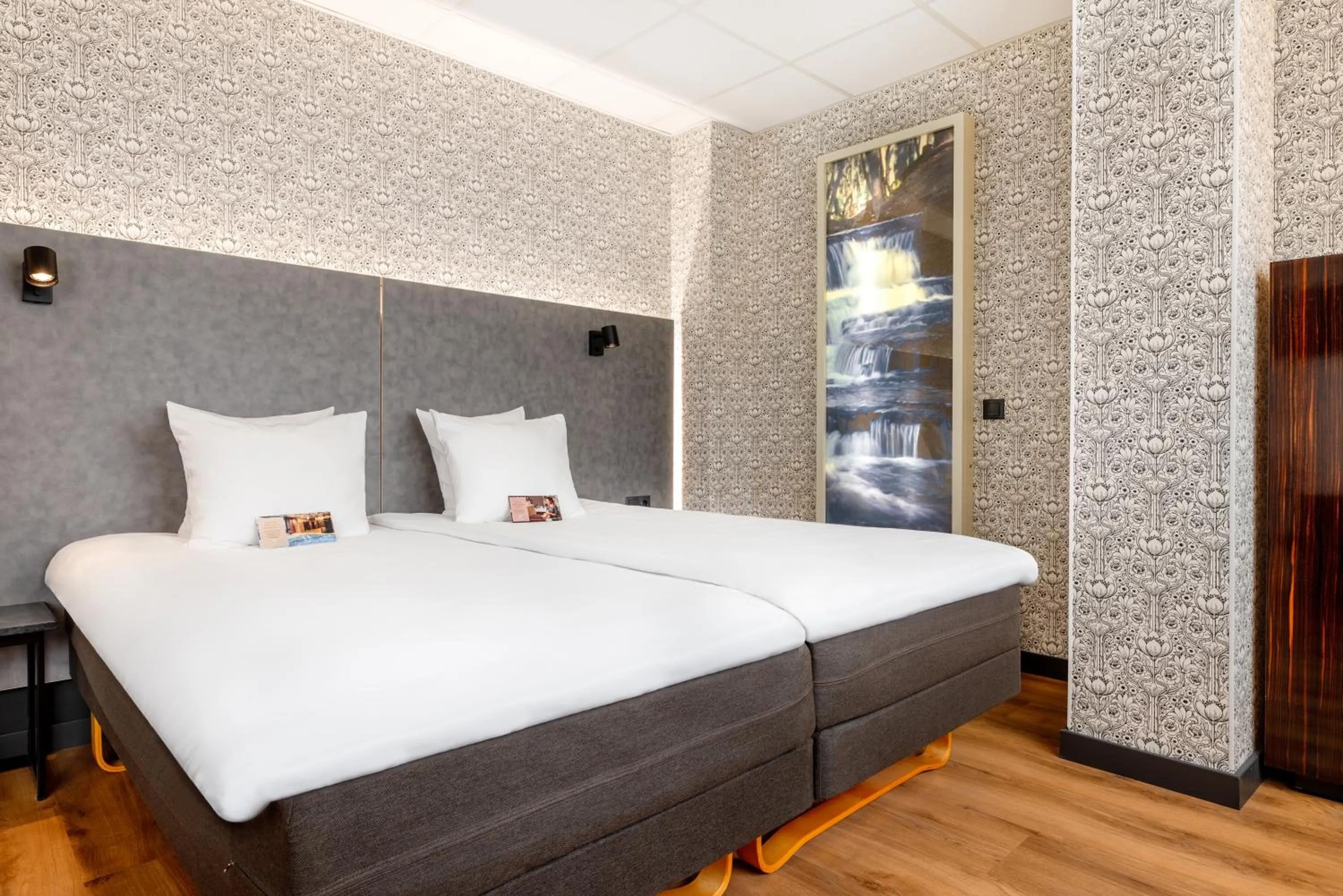 Bed in Metropol Hotel