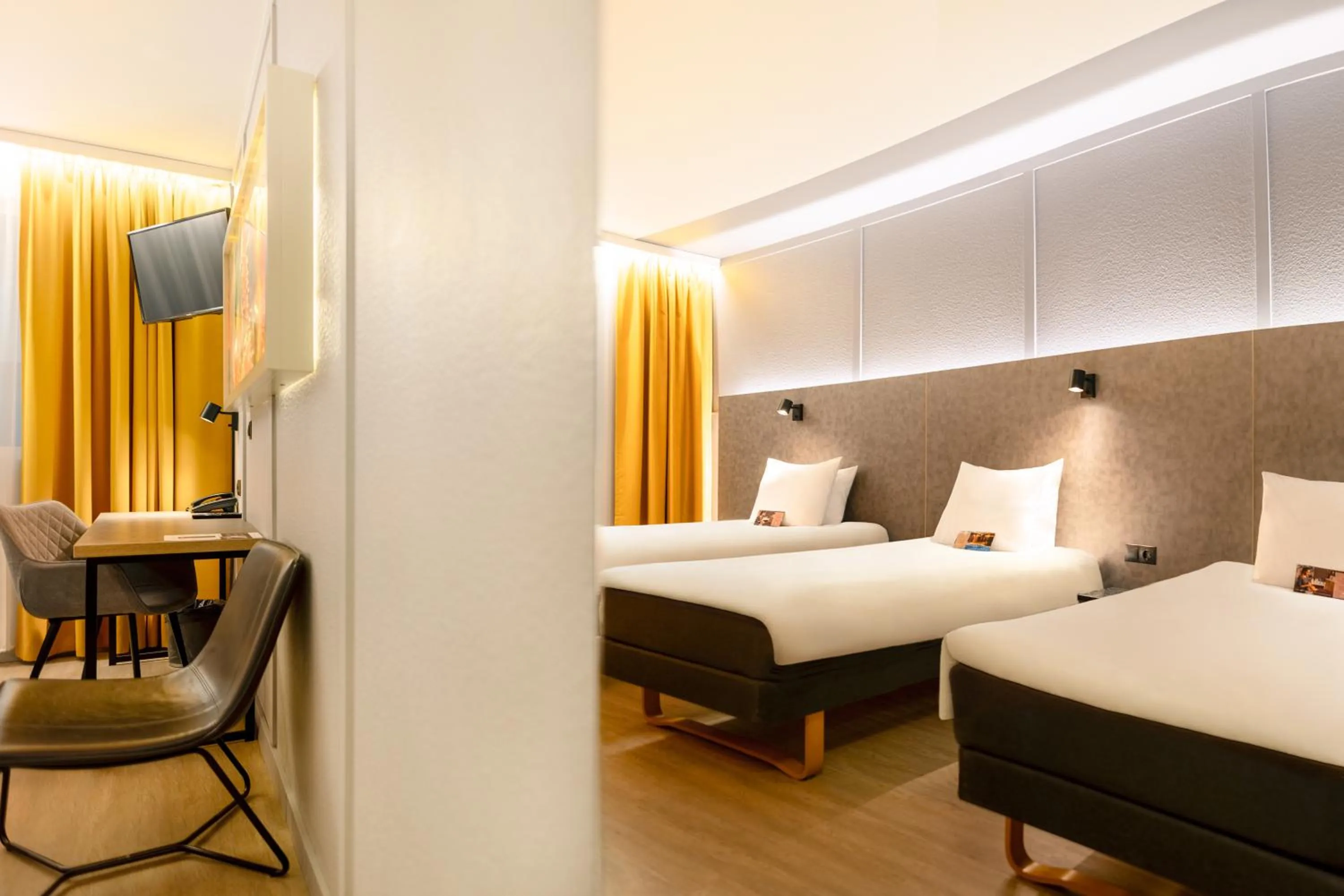 Bed in Metropol Hotel