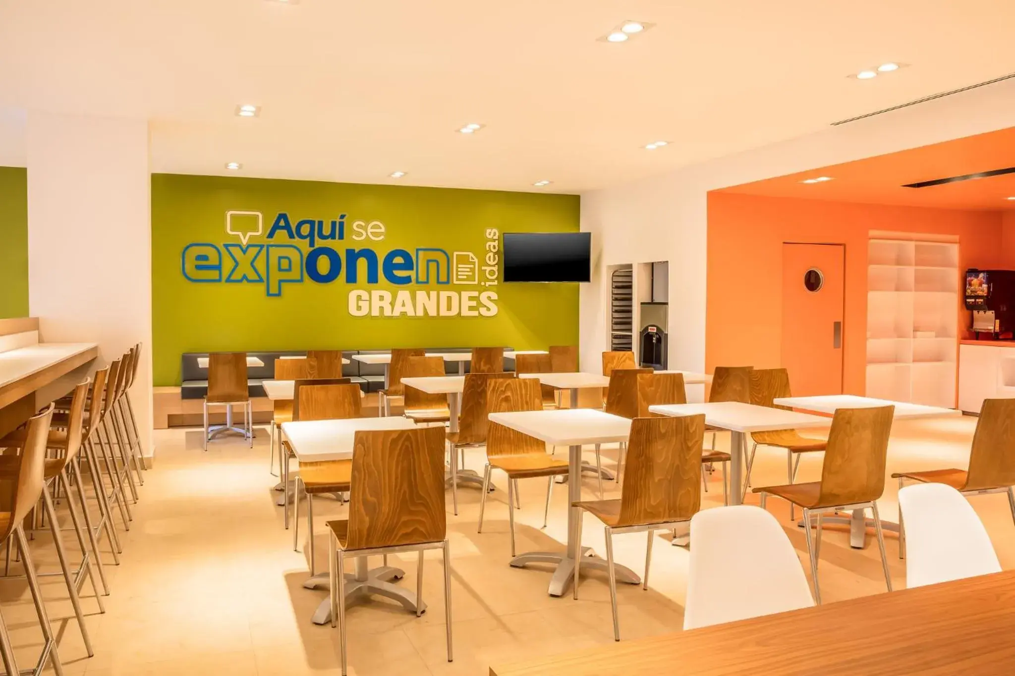 Restaurant/places to eat in One Puebla Serdan Restaurant/places to eat in One Puebla Serdan