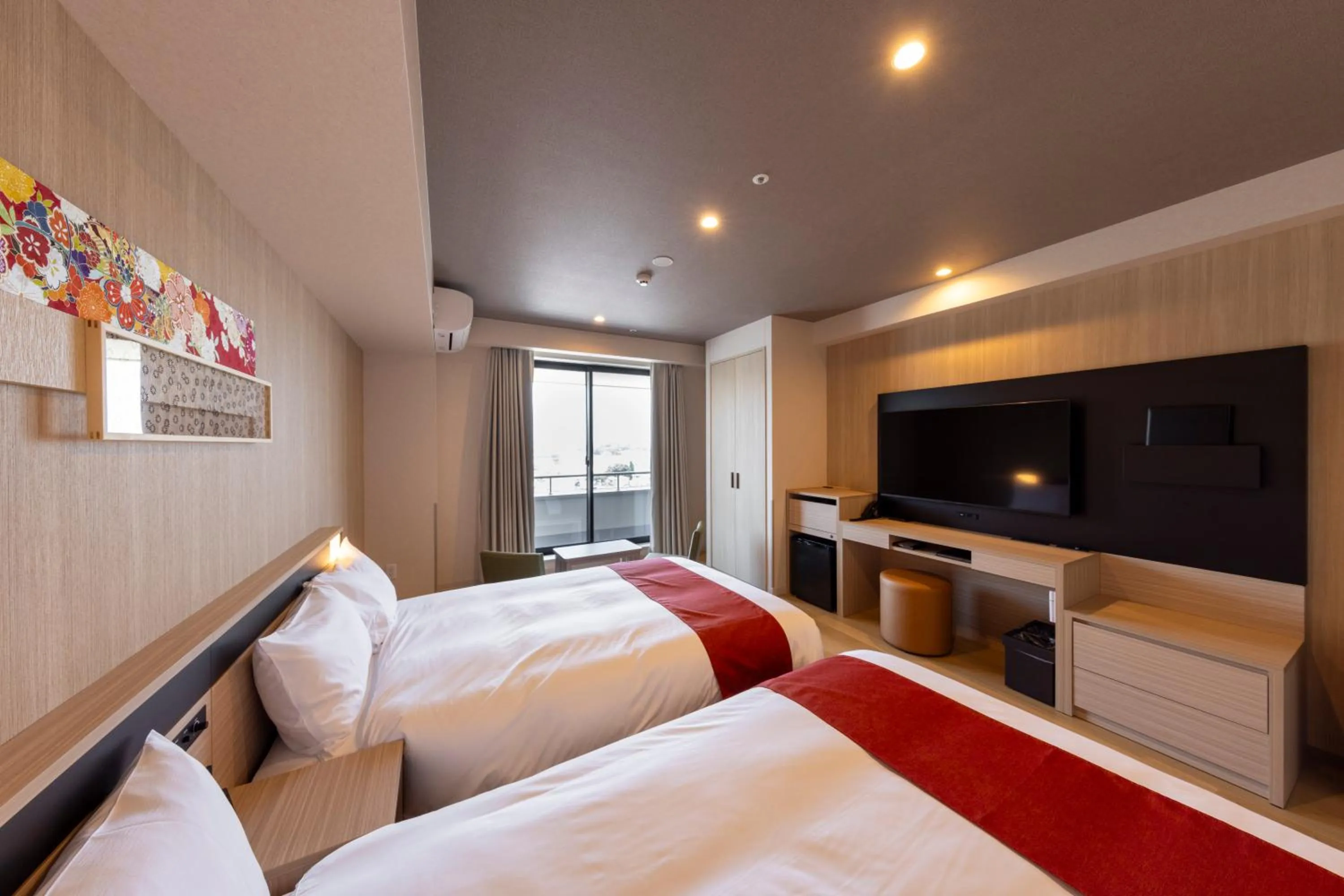 Photo of the whole room, Bed in Sanco Inn Iseshi-Ekimae Shikinoyu