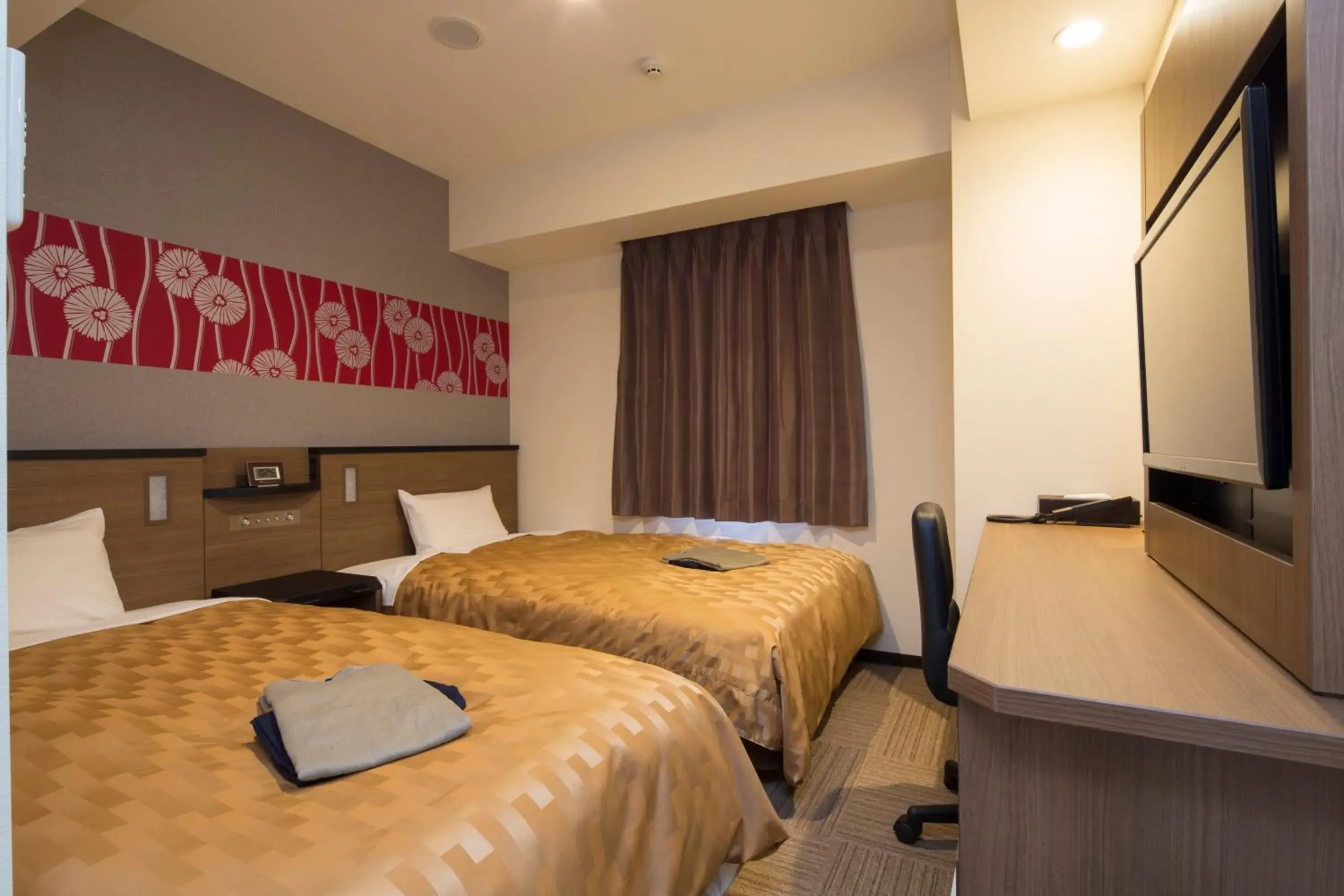 Twin Room - Main Building - Smoking in Sanco Inn Iseshi-Ekimae Shikinoyu Twin Room - Main Building - Smoking in Sanco Inn Iseshi-Ekimae Shikinoyu