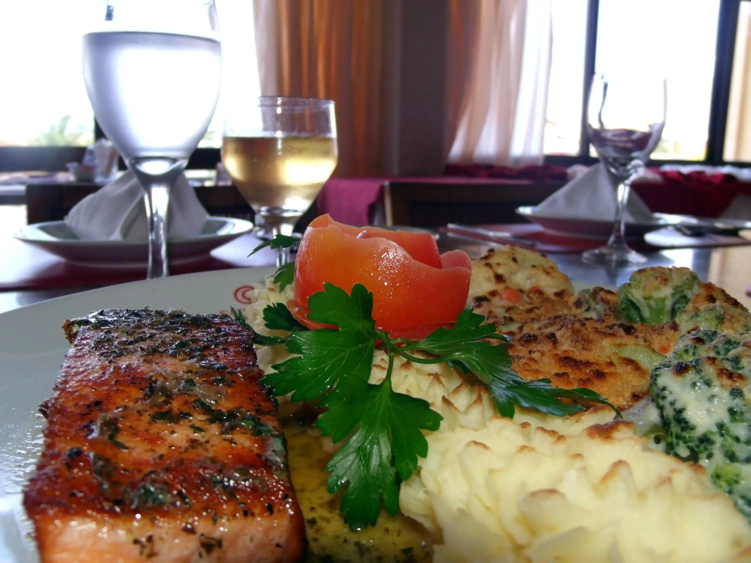 Restaurant/places to eat in Catussaba Business Hotel