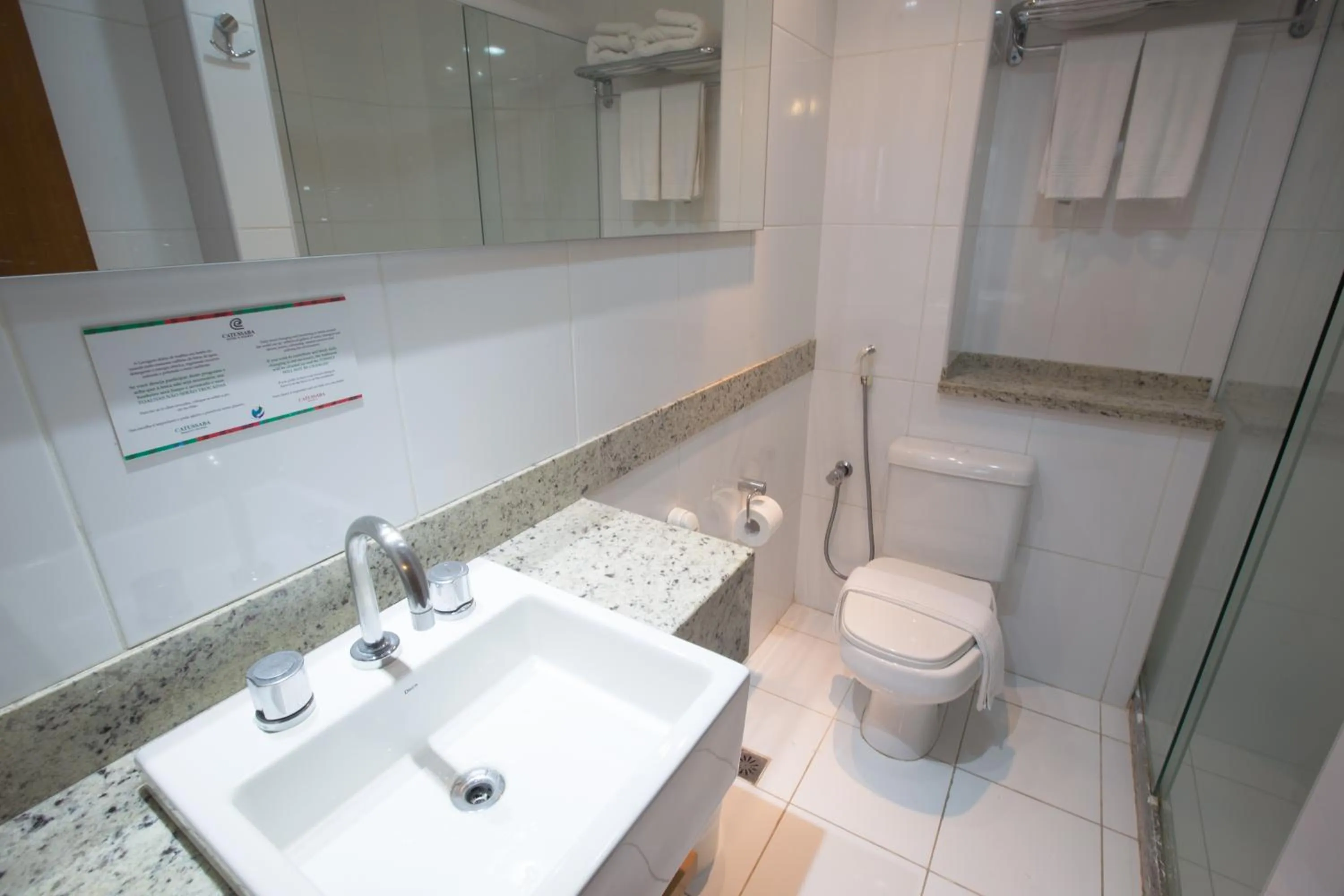 Bathroom in Catussaba Business Hotel