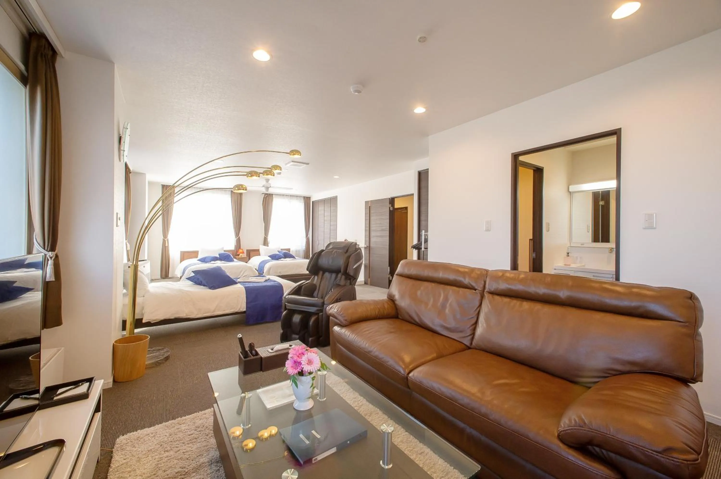 Photo of the whole room, Bed in Condominium Panoramique Motomachi