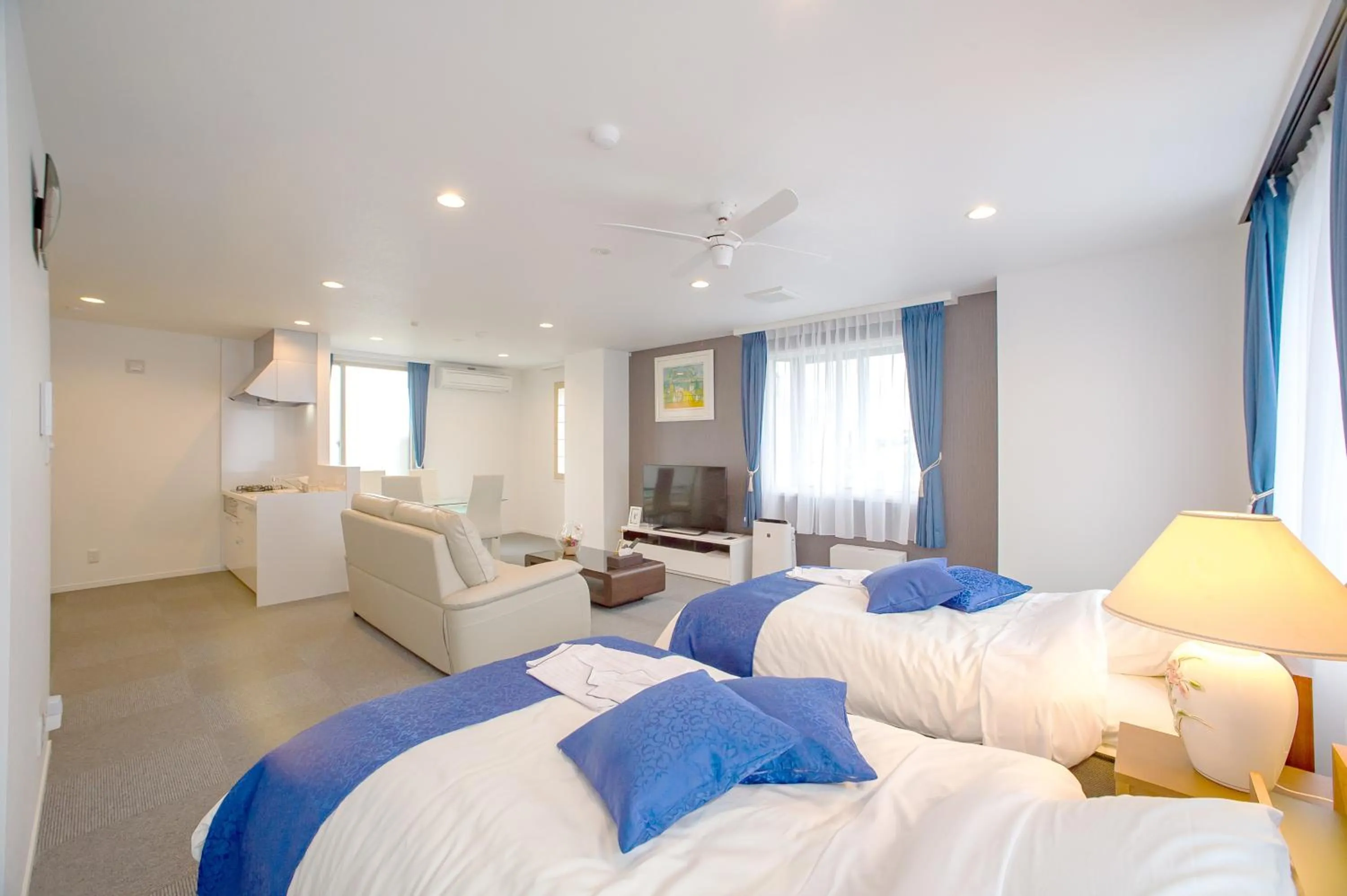 Photo of the whole room, Bed in Condominium Panoramique Motomachi