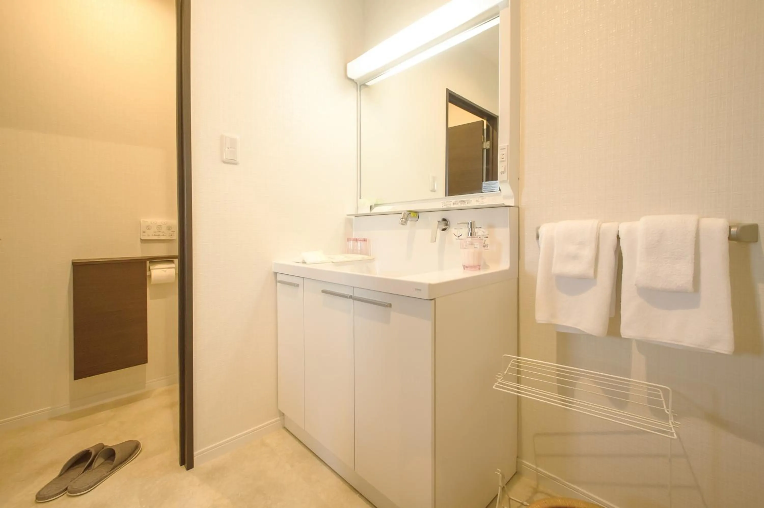 Photo of the whole room in Condominium Panoramique Motomachi