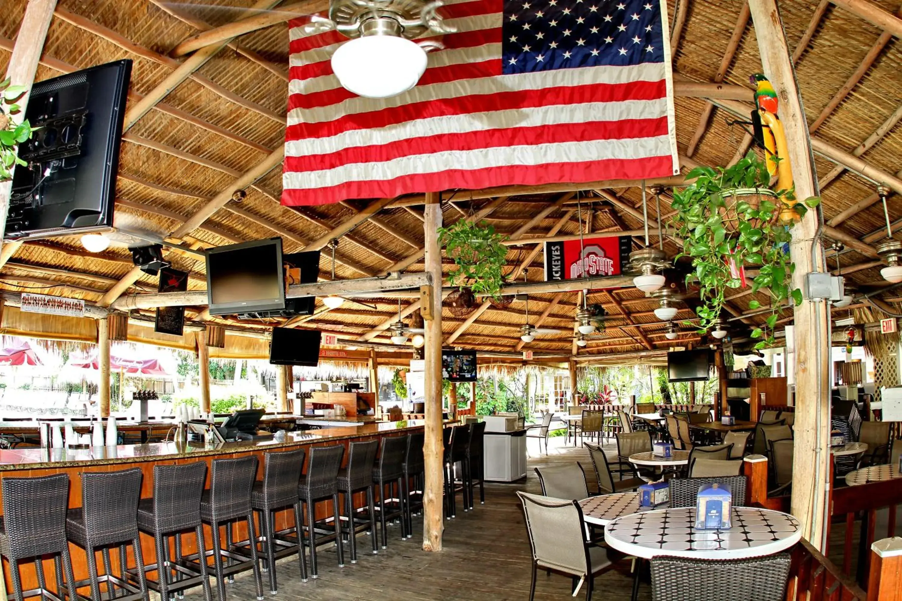 Lounge or bar in Gulfcoast Inn Naples Lounge or bar in Gulfcoast Inn Naples