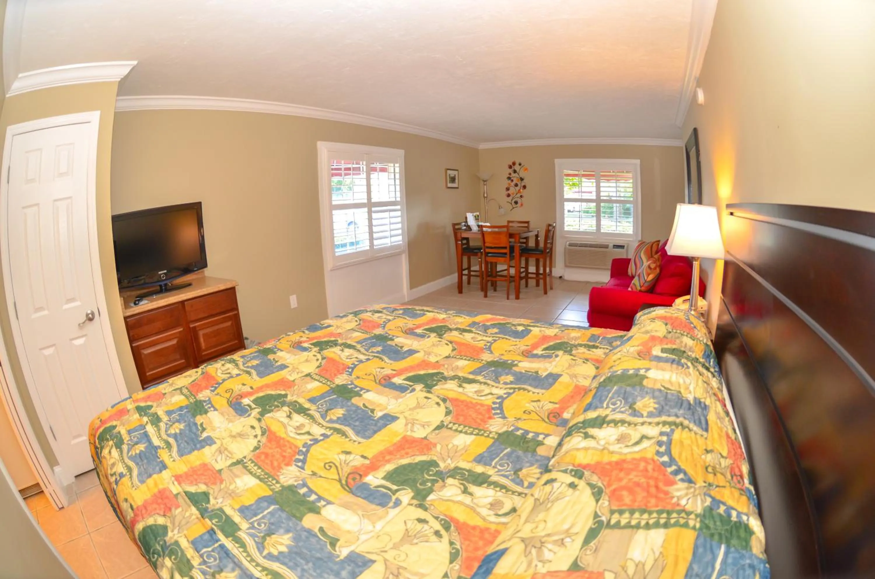 Photo of the whole room, Bed in Gulfcoast Inn Naples