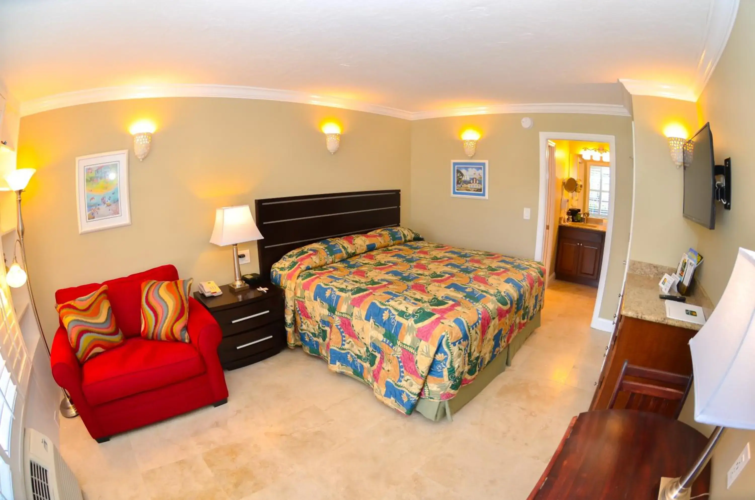 Photo of the whole room, Bed in Gulfcoast Inn Naples Photo of the whole room, Bed in Gulfcoast Inn Naples