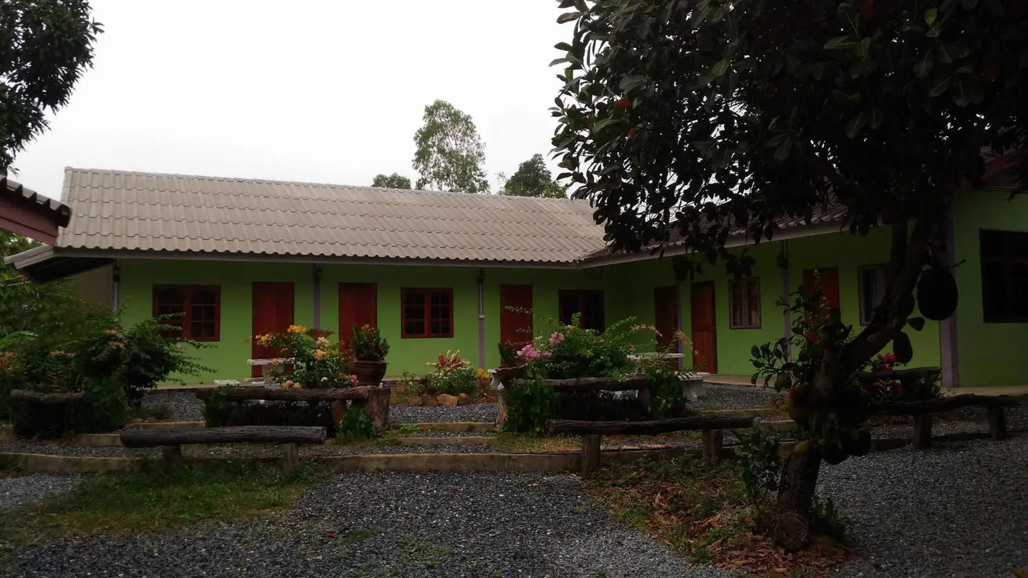 Garden view in Areeya Resort Garden view in Areeya Resort