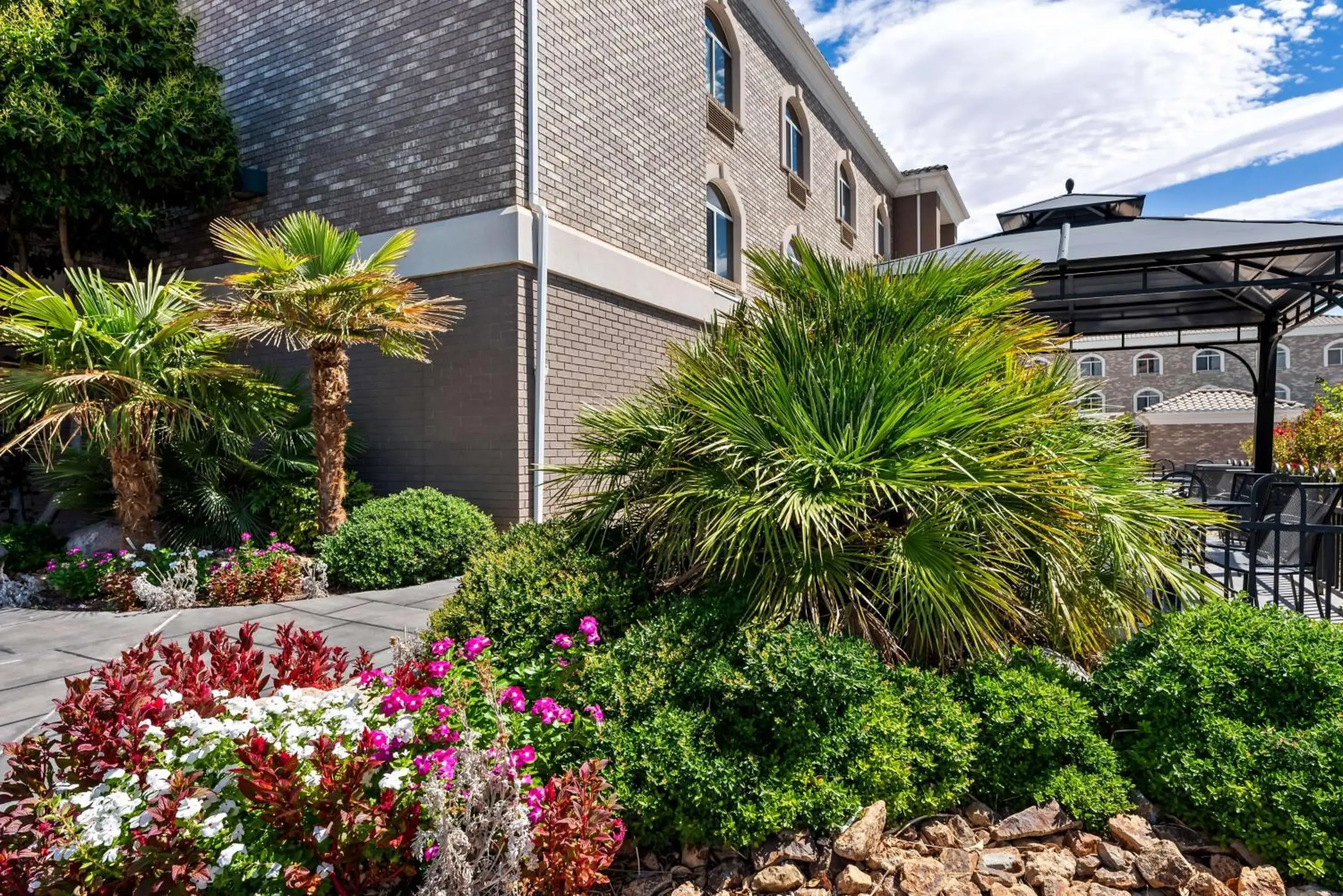 Property building in Best Western Plus Abbey Inn Property building in Best Western Plus Abbey Inn