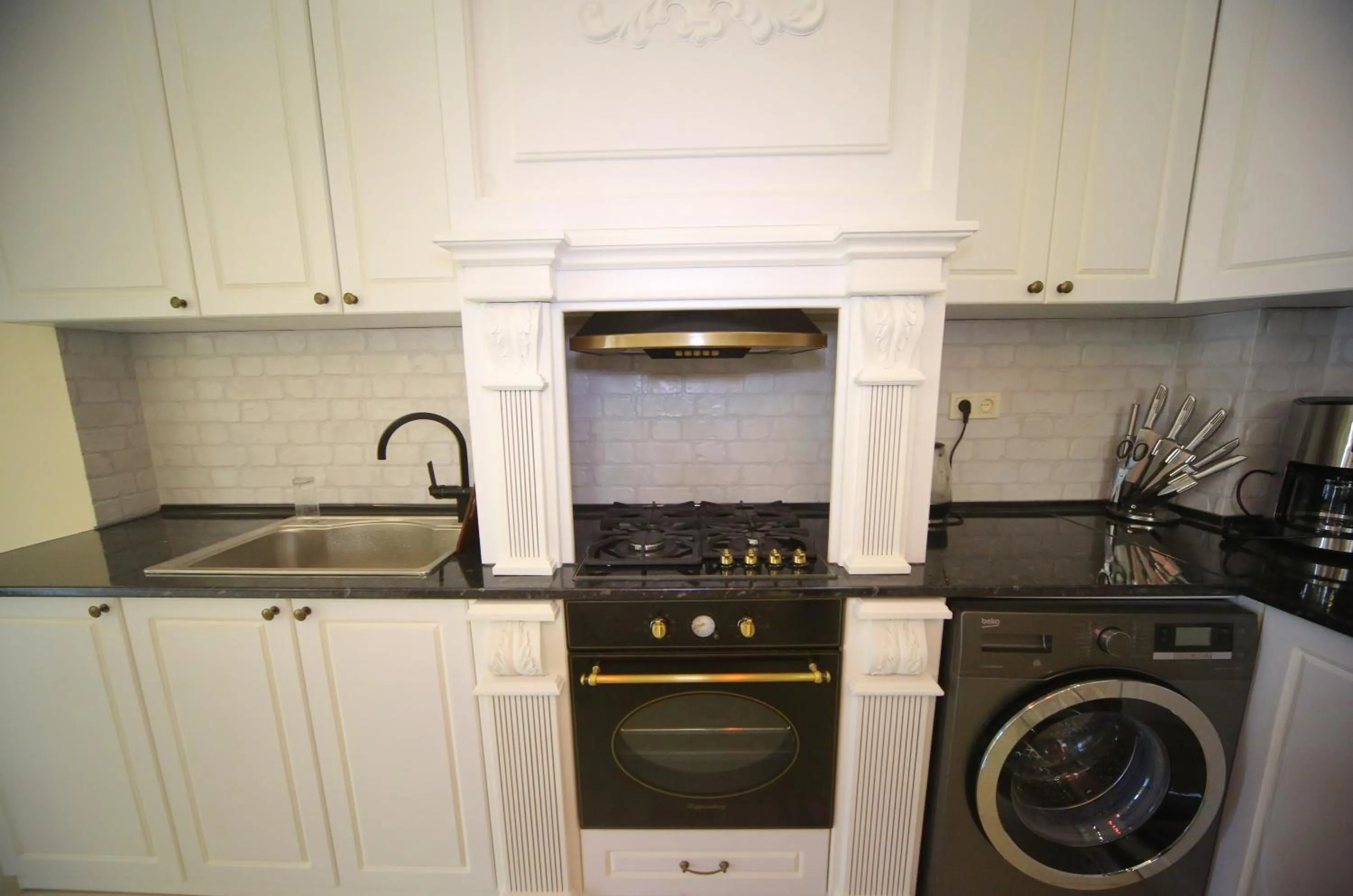 Kitchen or kitchenette in Hotel Balcony