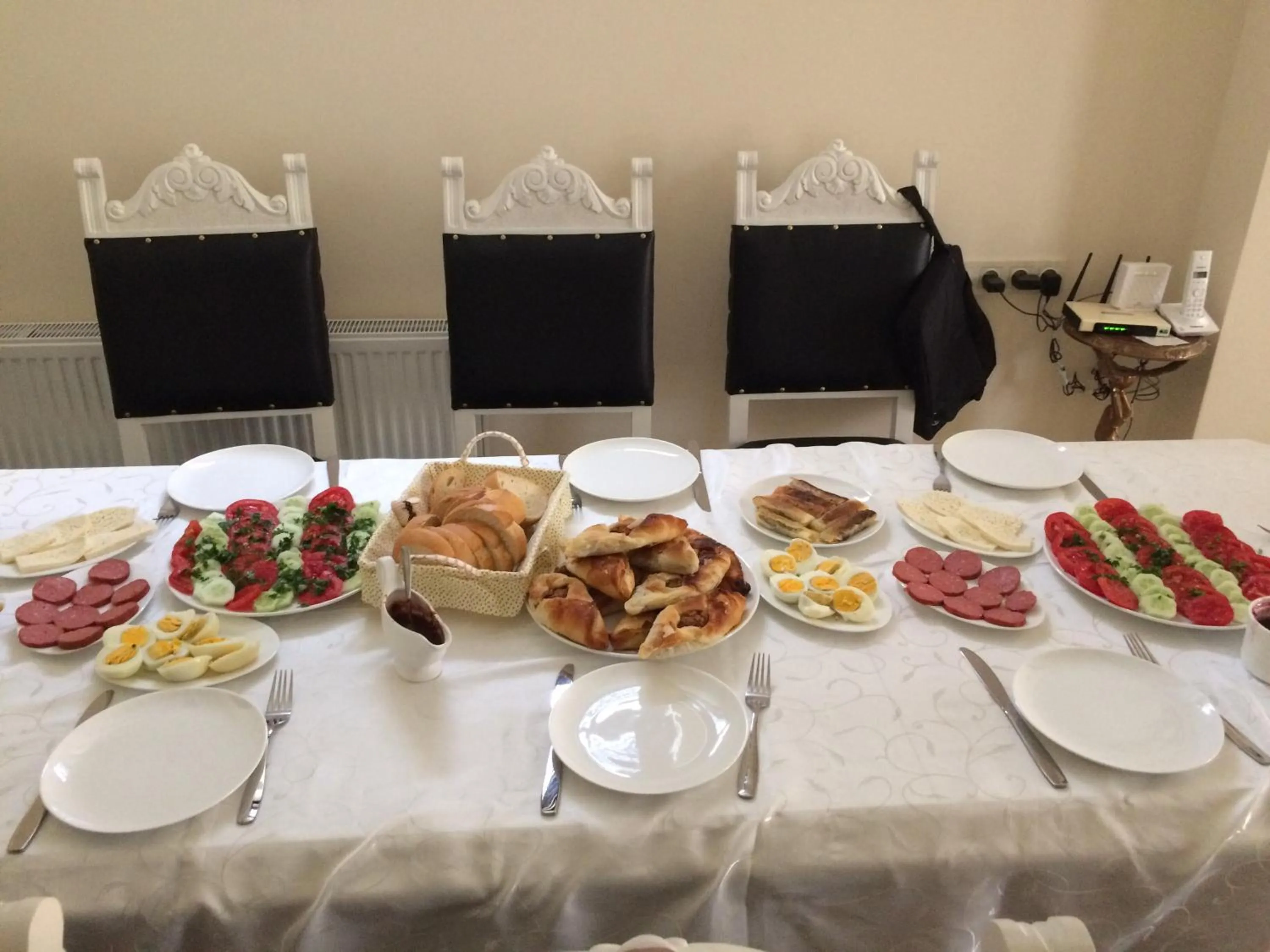 Food and drinks in Hotel Balcony