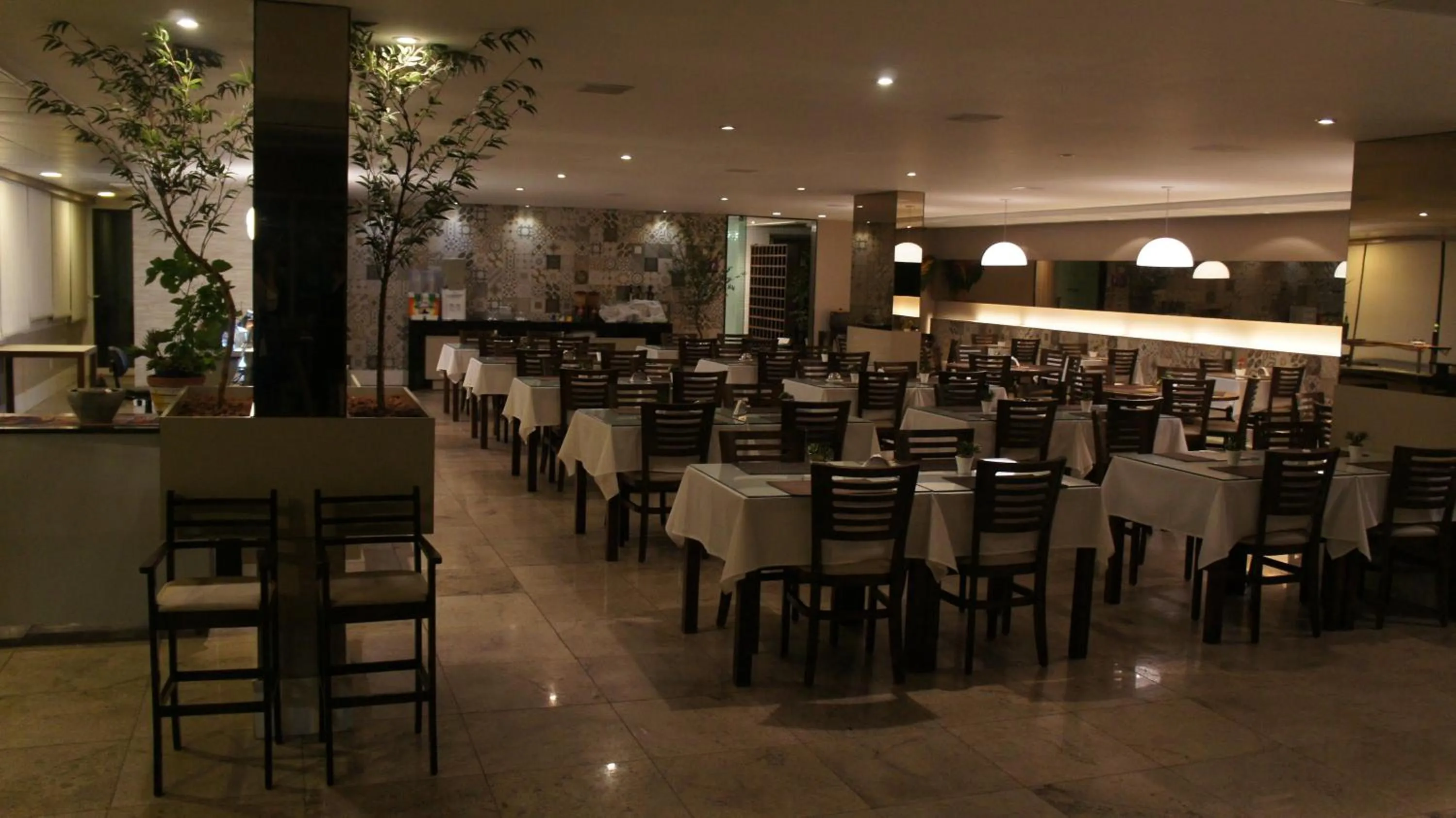 Restaurant/places to eat in Hotel Barramares