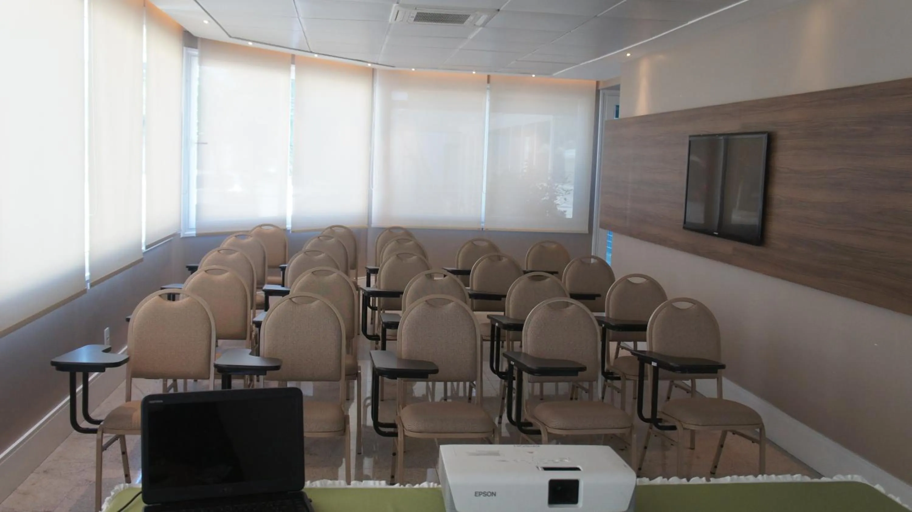 Business facilities in Hotel Barramares
