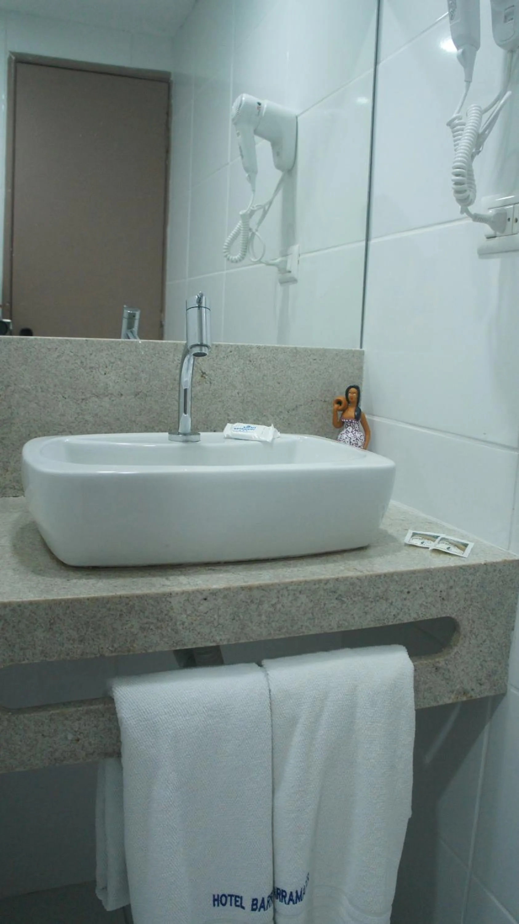 Bathroom in Hotel Barramares