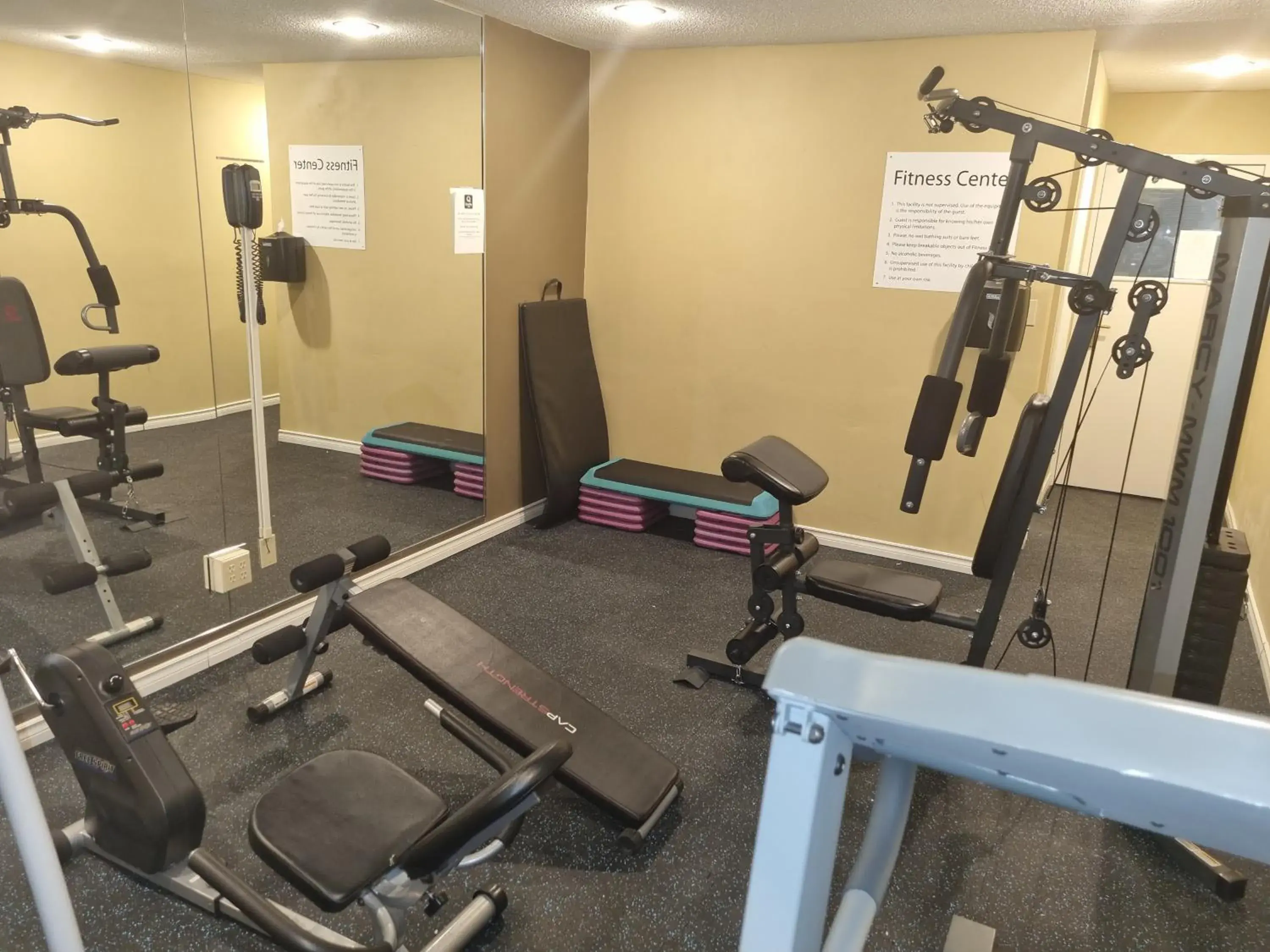Fitness centre/facilities in Quality Inn Fitness centre/facilities in Quality Inn