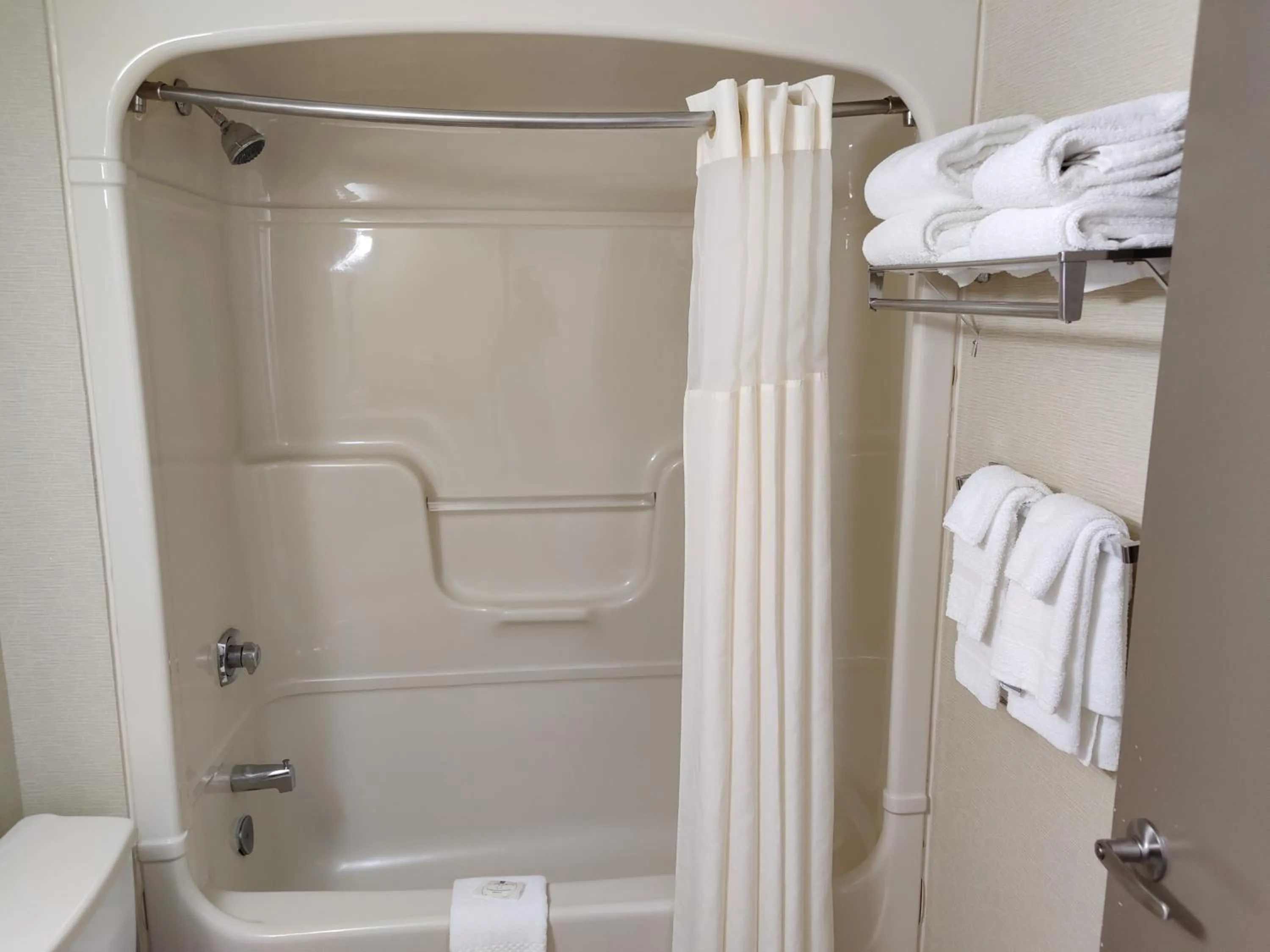 Bathroom in Quality Inn