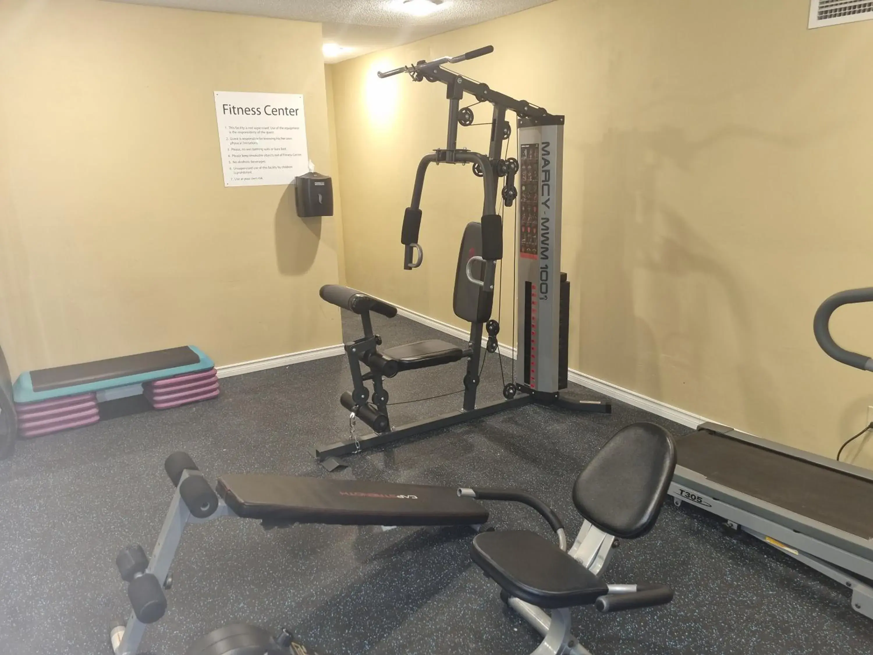 Fitness centre/facilities in Quality Inn Fitness centre/facilities in Quality Inn