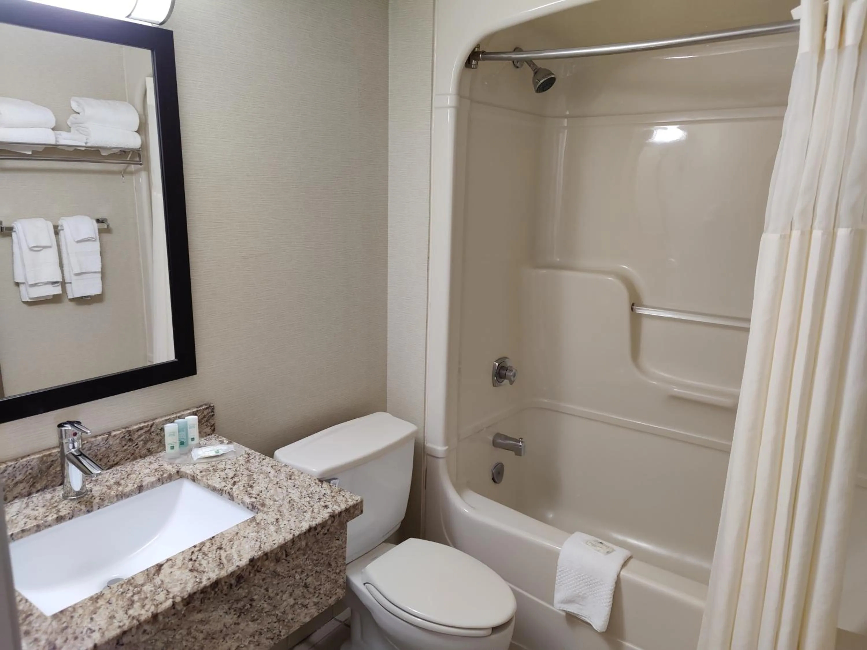 Bathroom in Quality Inn