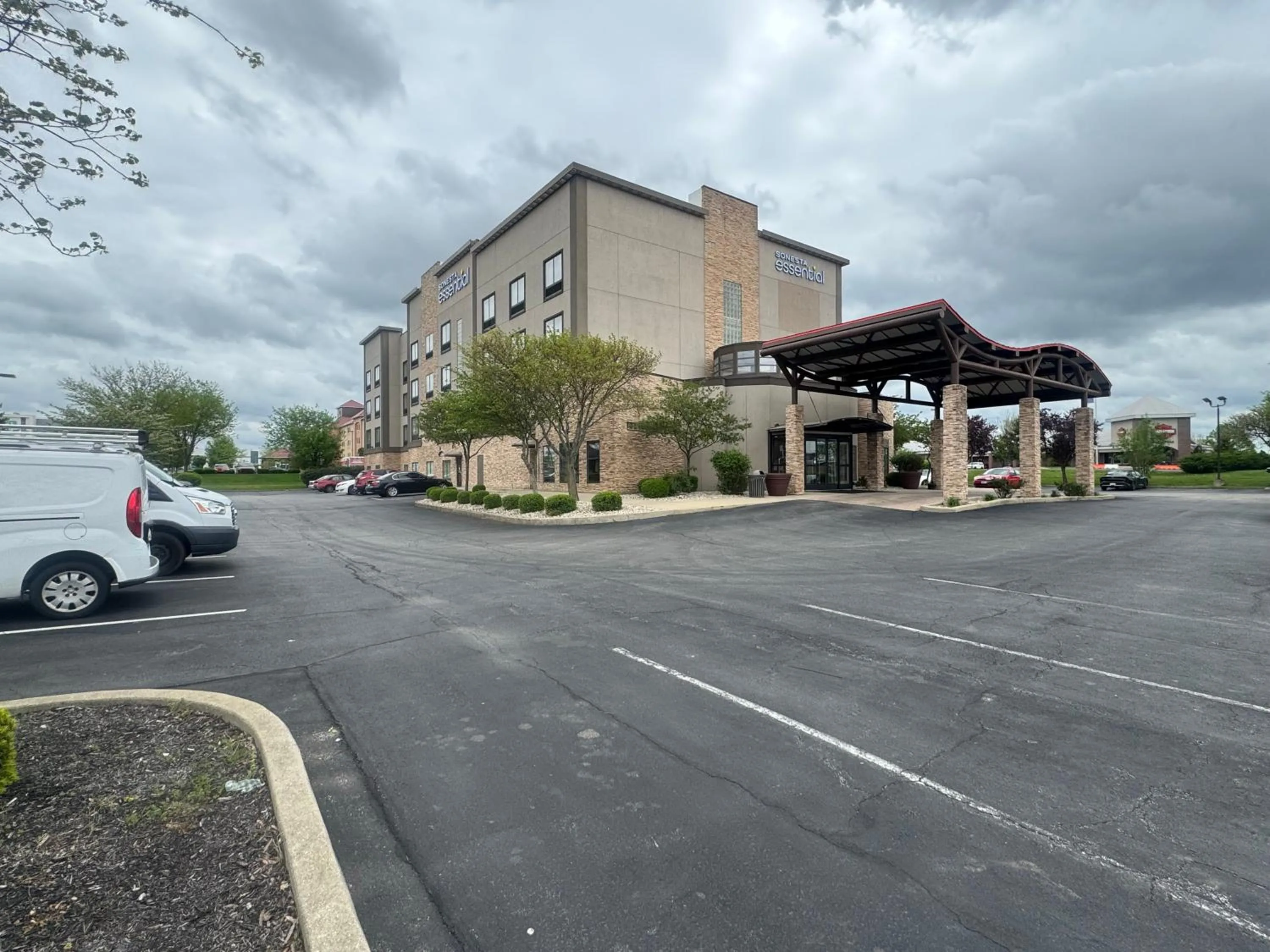 Property building in Sonesta Essential Indianapolis Airport