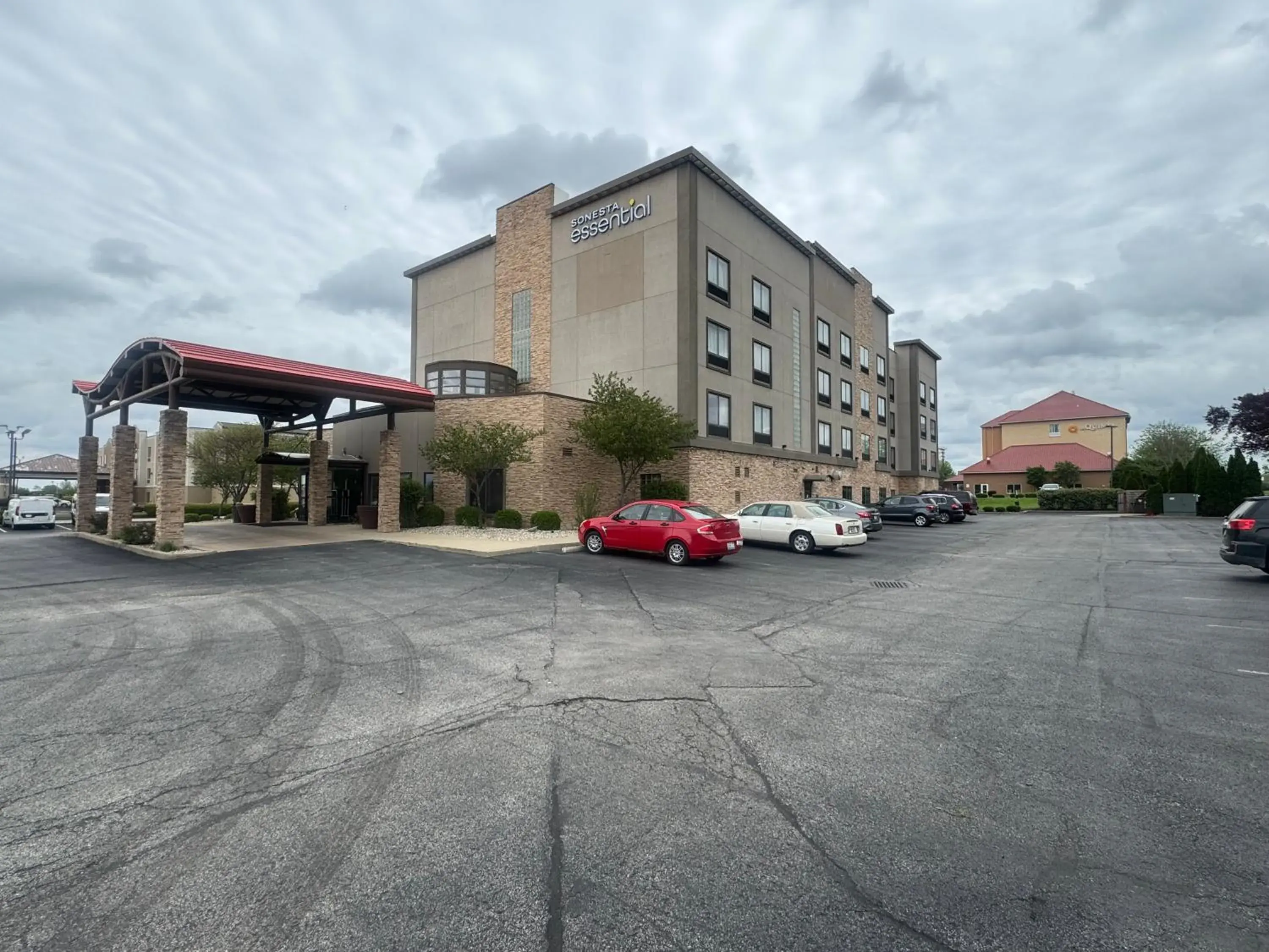 Property building in Sonesta Essential Indianapolis Airport Property building in Sonesta Essential Indianapolis Airport