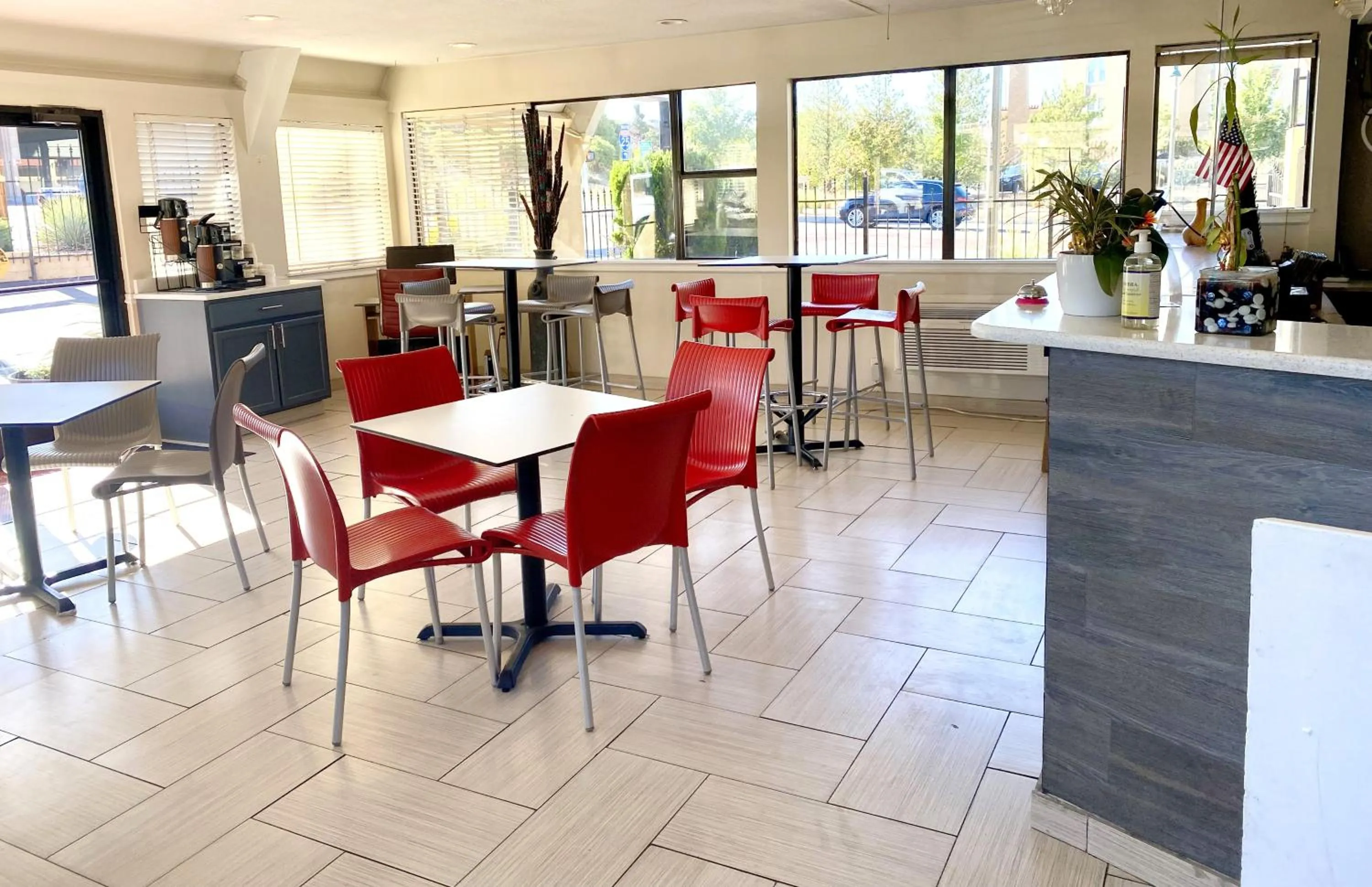 Breakfast in Super 8 by Wyndham Albuquerque Downtown