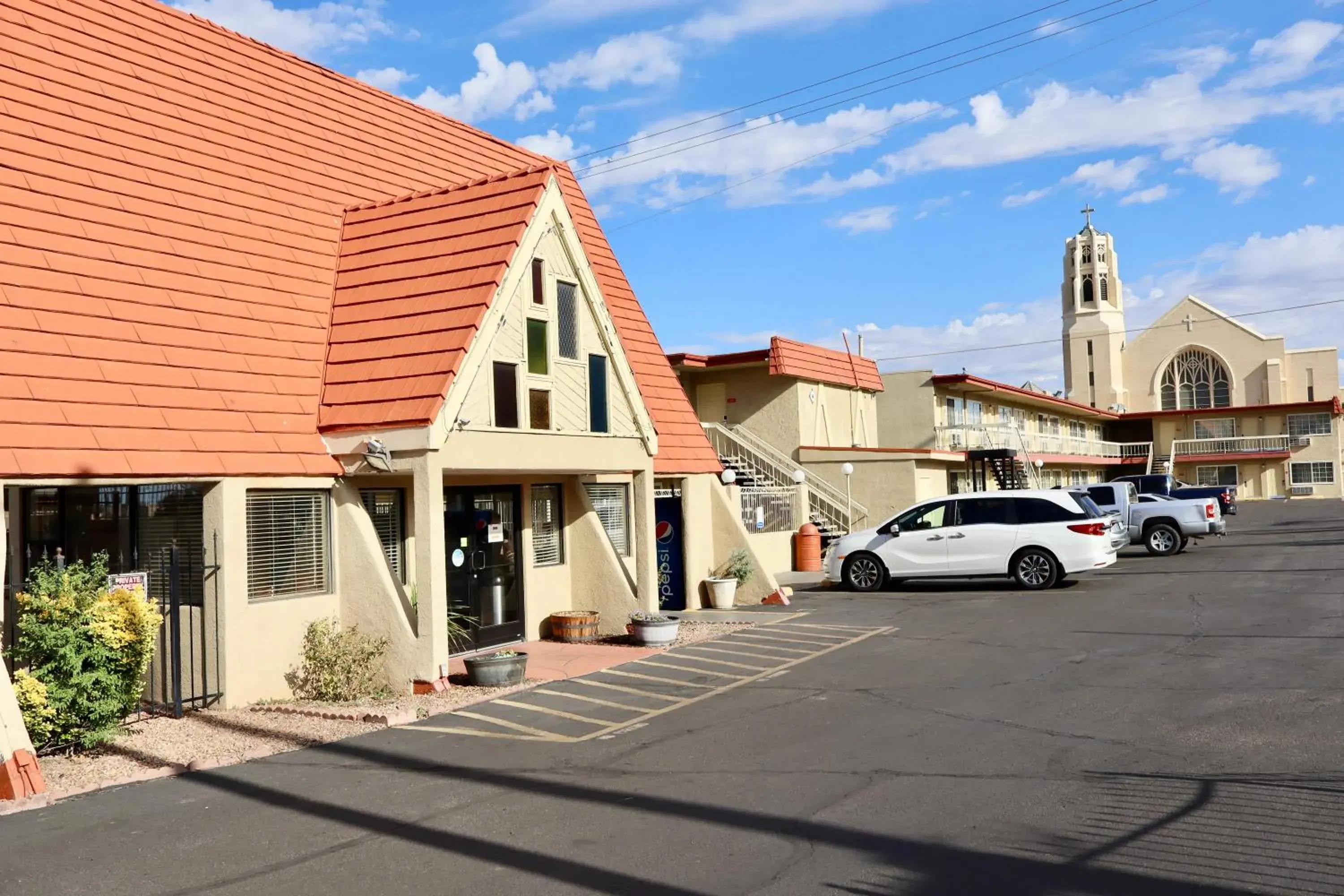 Property building in Super 8 by Wyndham Albuquerque Downtown Property building in Super 8 by Wyndham Albuquerque Downtown