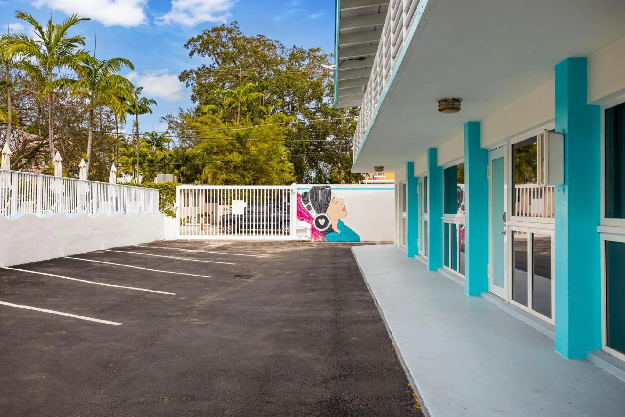 Parking in The New Yorker Hotel Miami