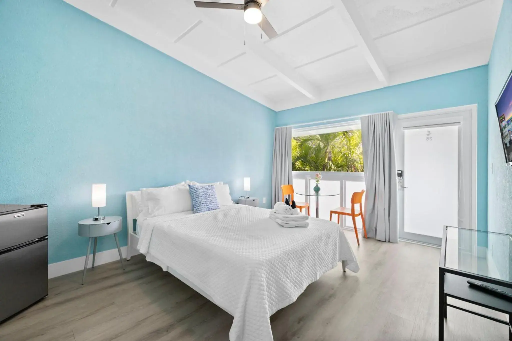 Bed in The New Yorker Hotel Miami Bed in The New Yorker Hotel Miami