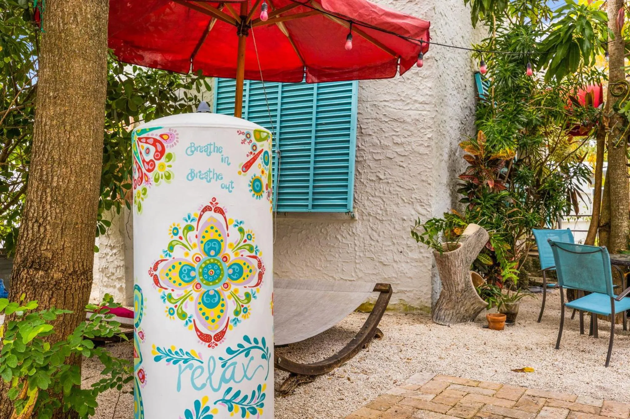 Patio in The New Yorker Hotel Miami