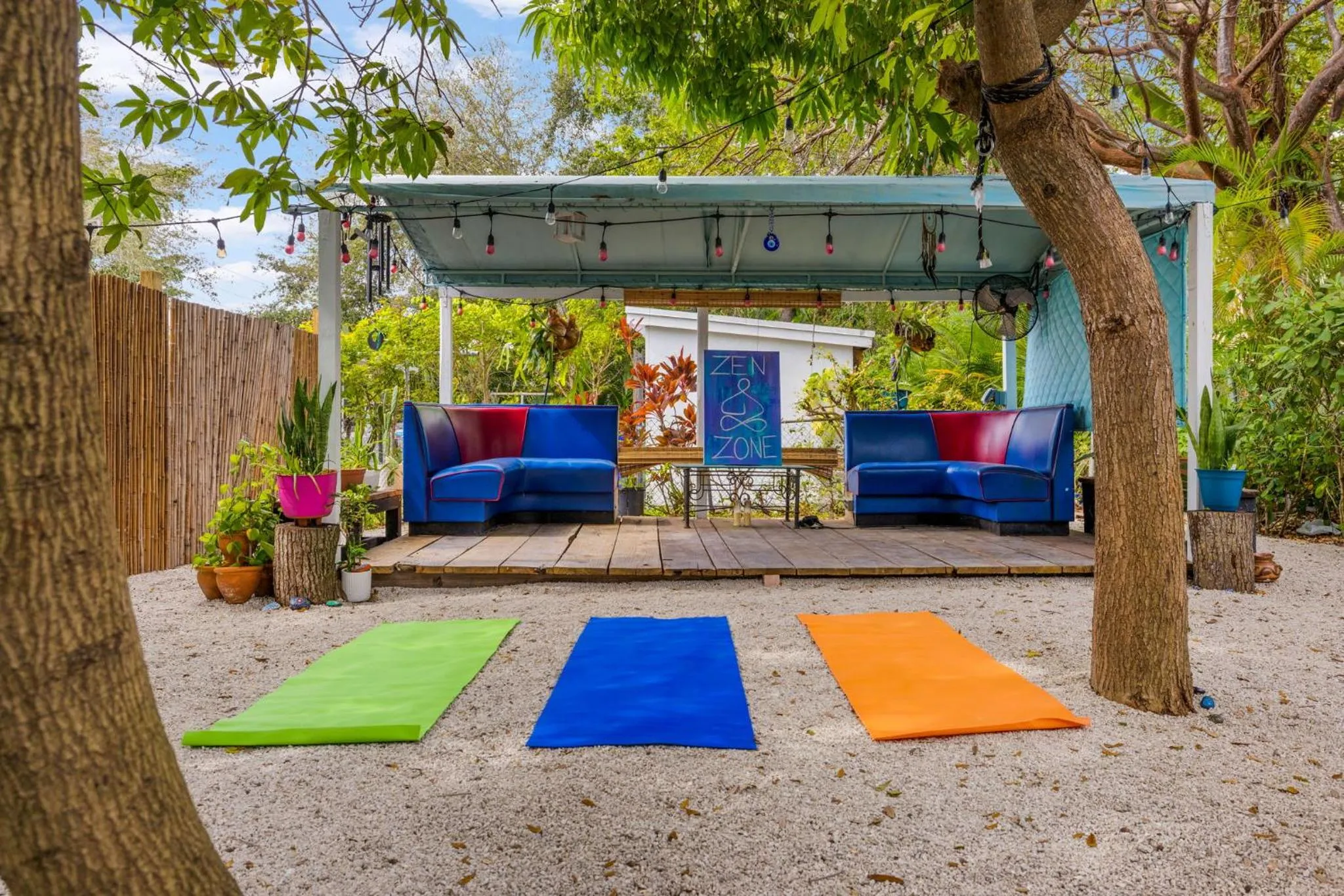 Patio in The New Yorker Hotel Miami