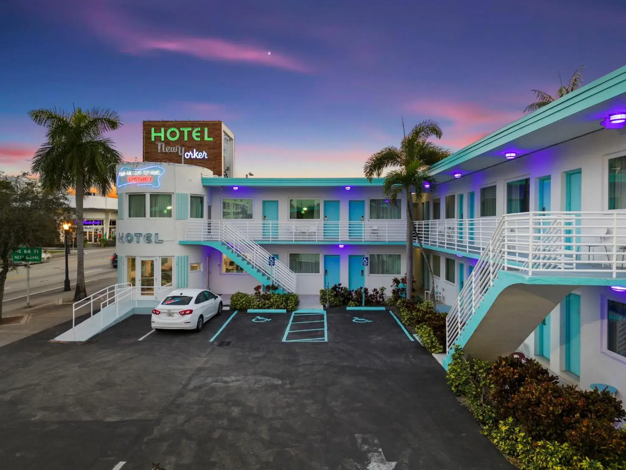 Property building in The New Yorker Hotel Miami Property building in The New Yorker Hotel Miami