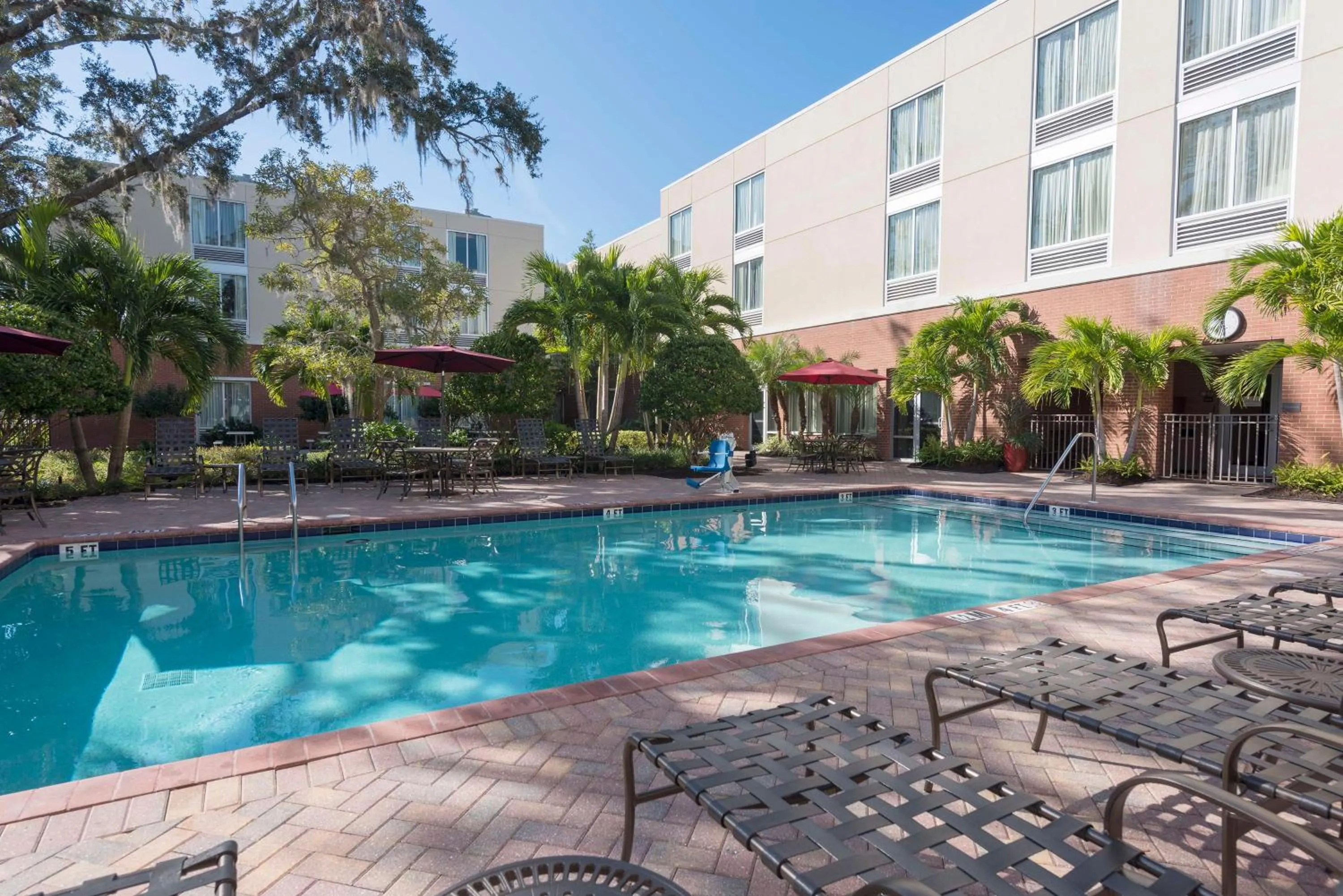Swimming pool in Hyatt Place Sarasota/Bradenton