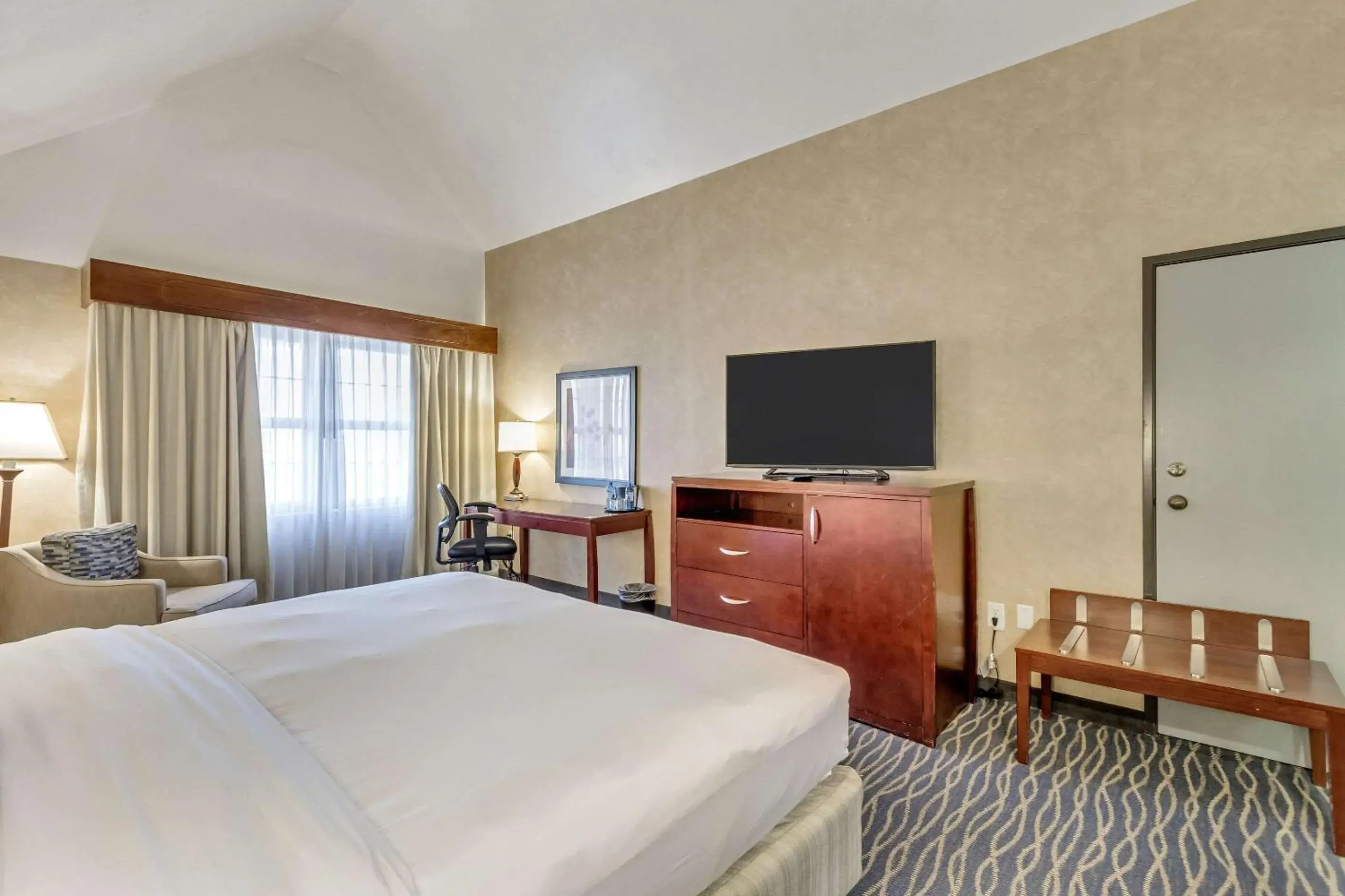 Bedroom, Bed in Radisson Hotel Salt Lake City Airport Bedroom, Bed in Radisson Hotel Salt Lake City Airport