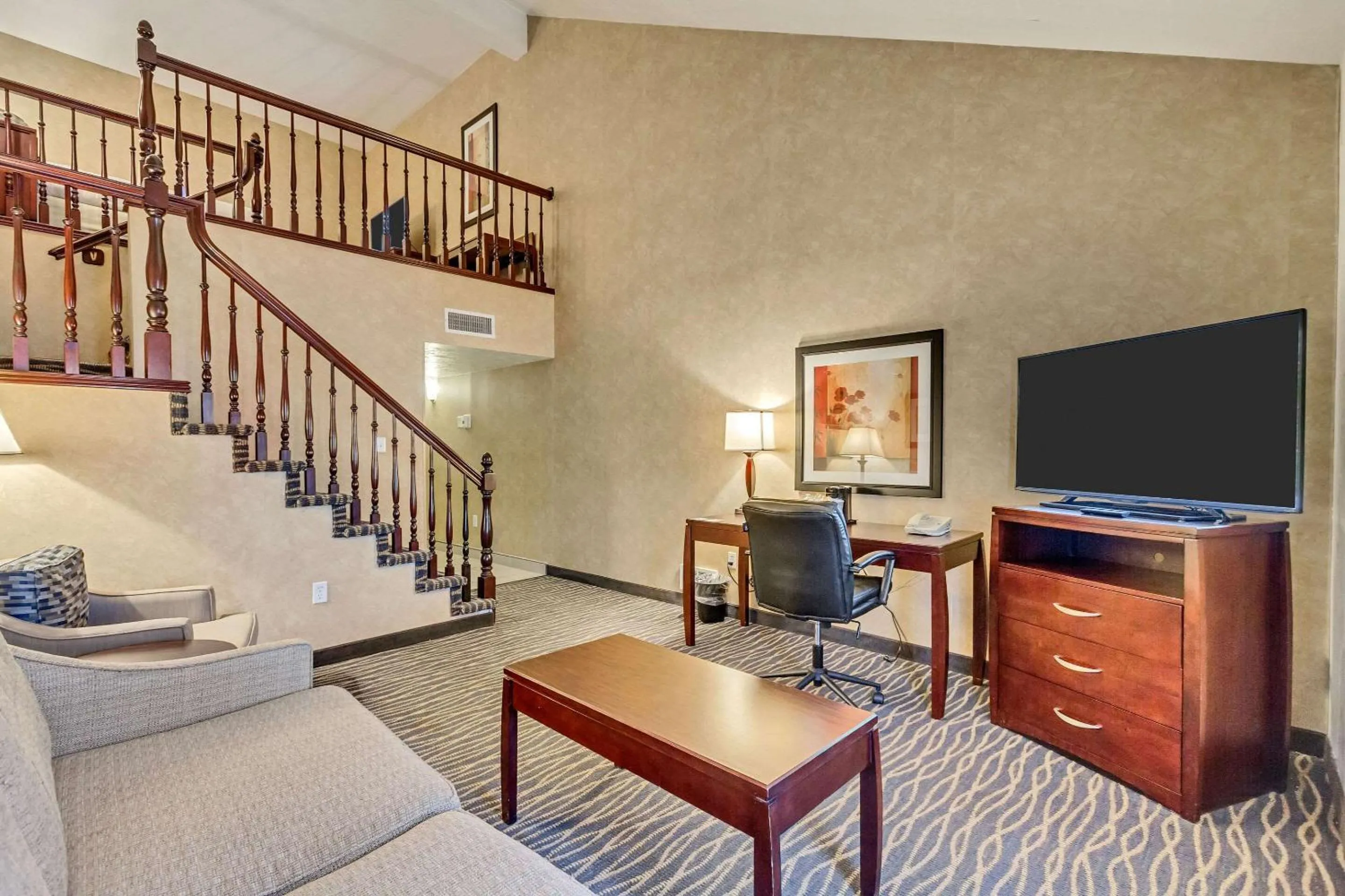 Bedroom in Radisson Hotel Salt Lake City Airport