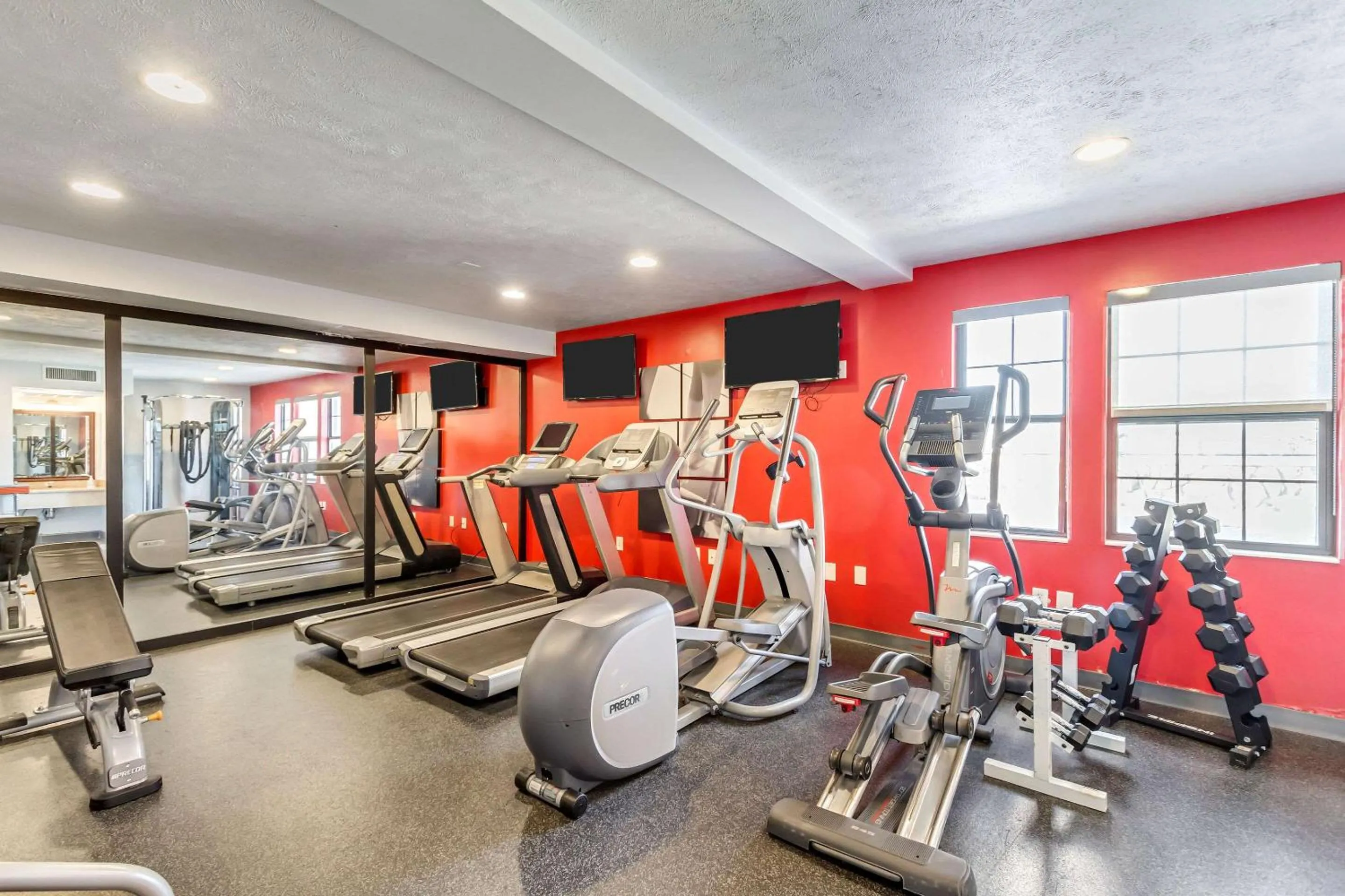 Fitness centre/facilities in Radisson Hotel Salt Lake City Airport