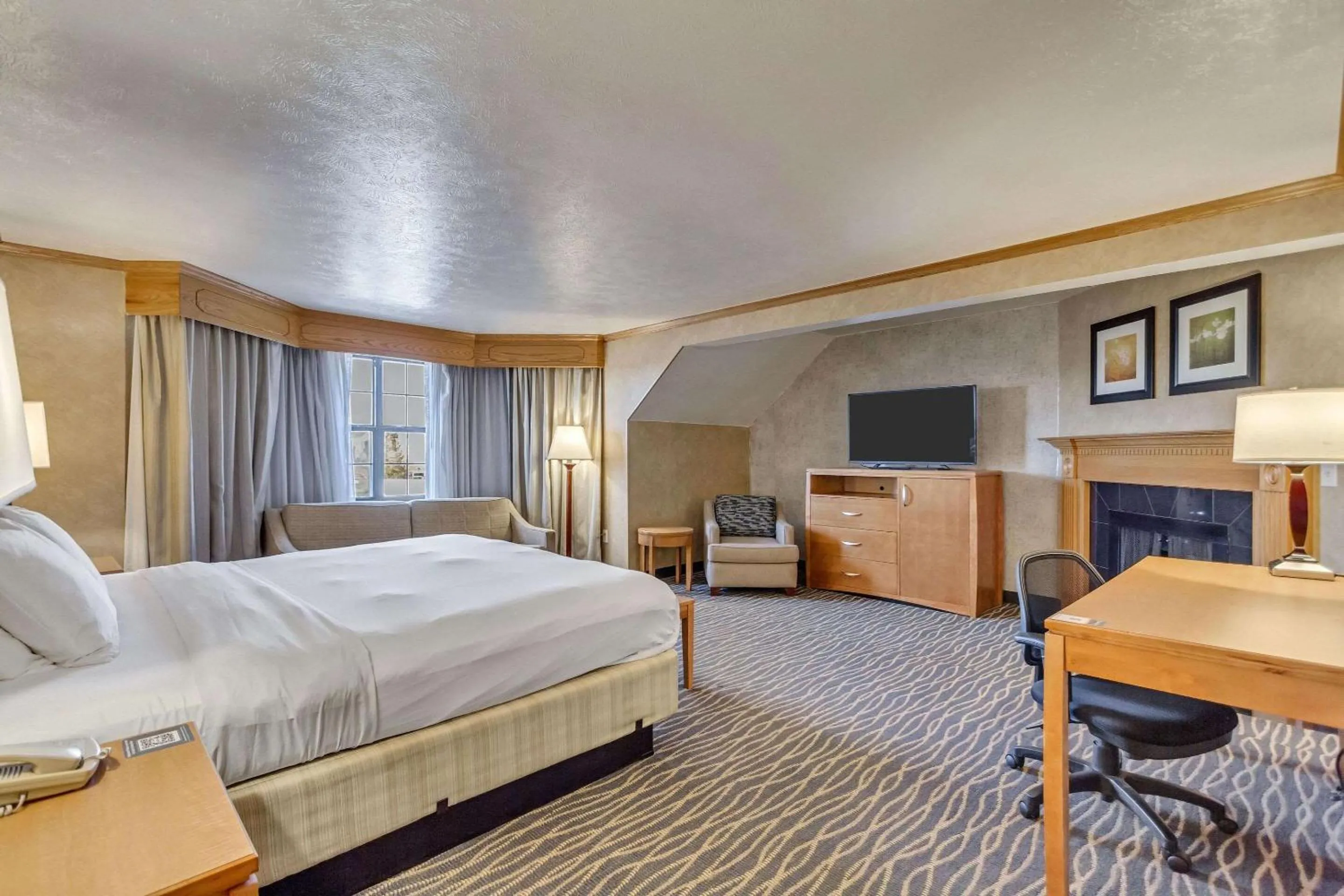 Bedroom, Bed in Radisson Hotel Salt Lake City Airport