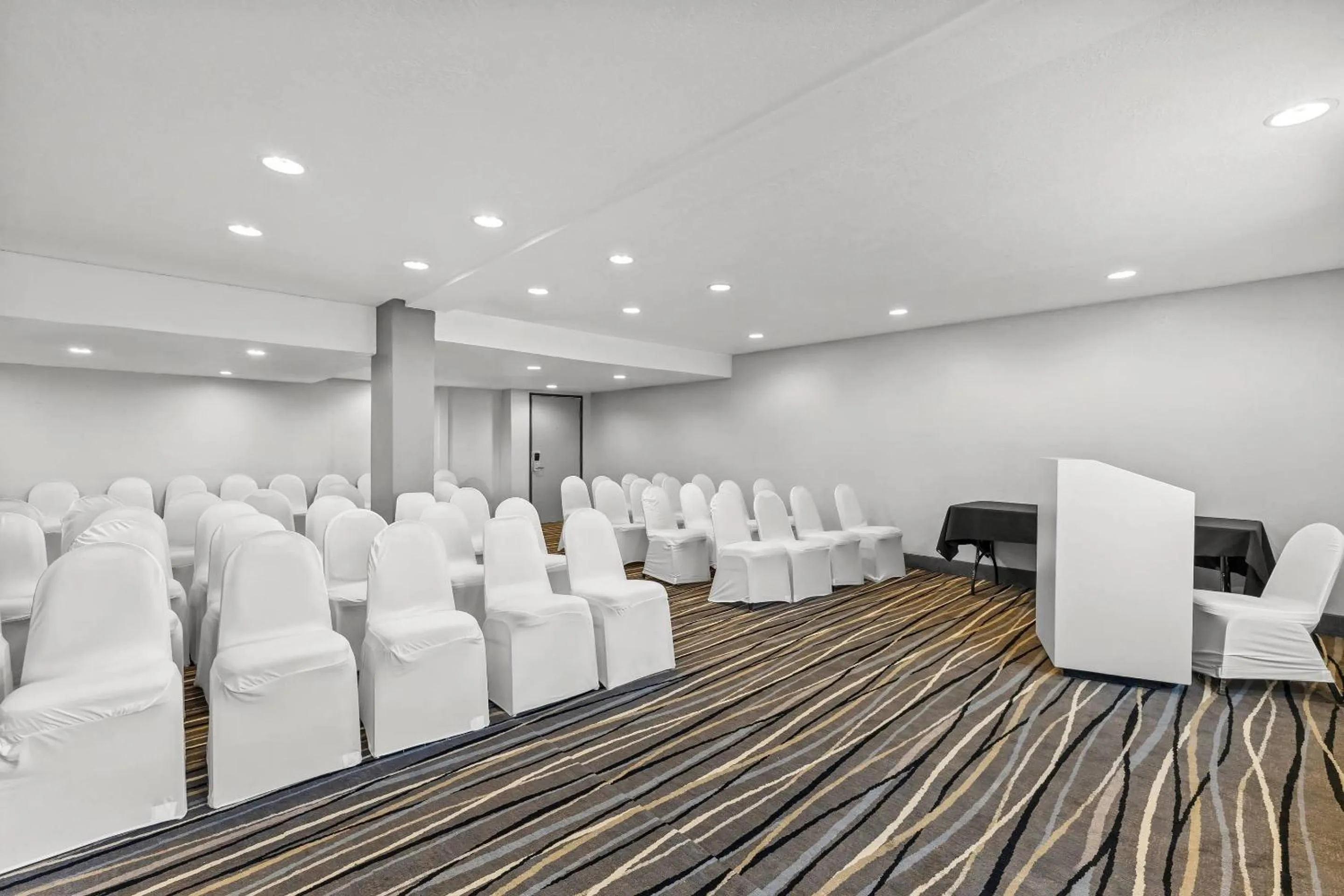 Meeting/conference room in Radisson Hotel Salt Lake City Airport