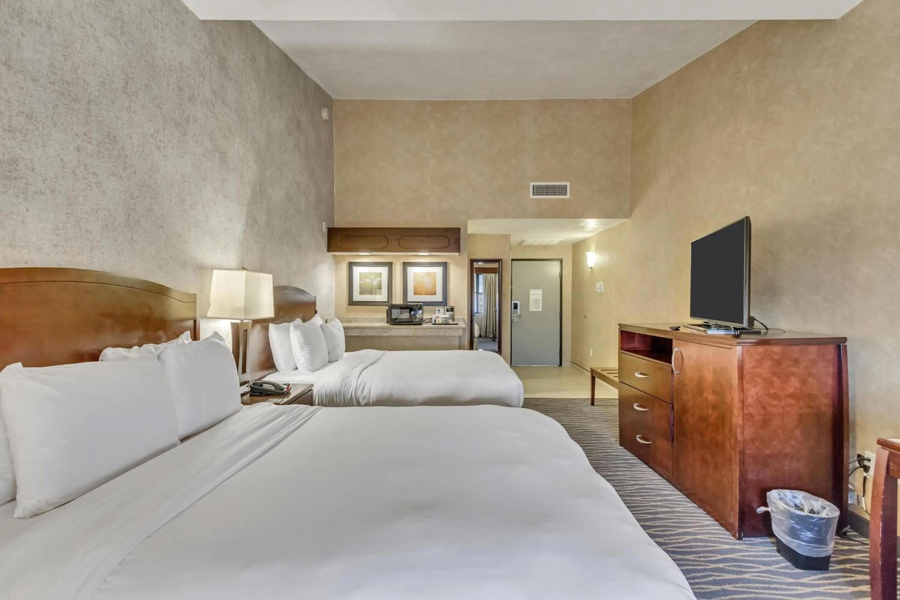 Photo of the whole room, Bed in Radisson Hotel Salt Lake City Airport