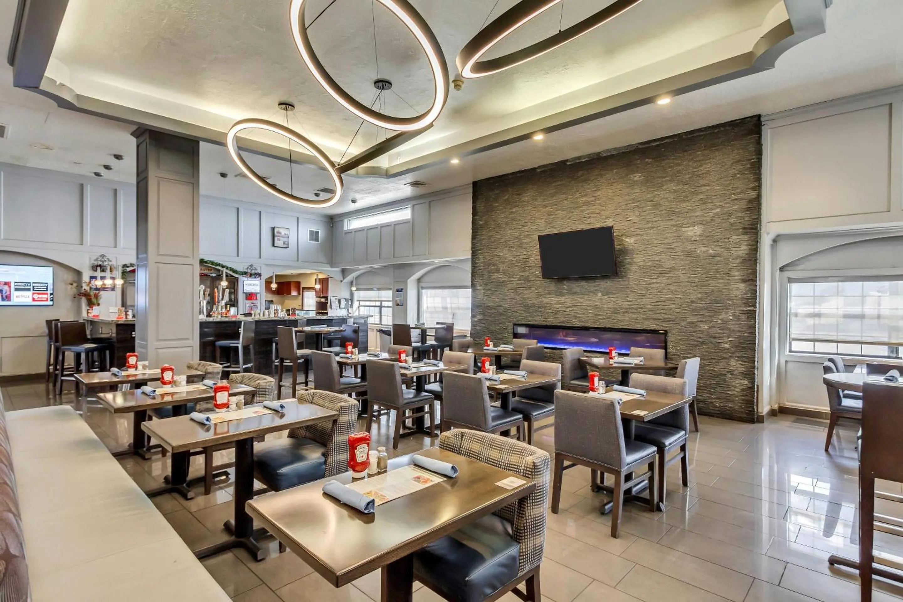 Restaurant/places to eat in Radisson Hotel Salt Lake City Airport