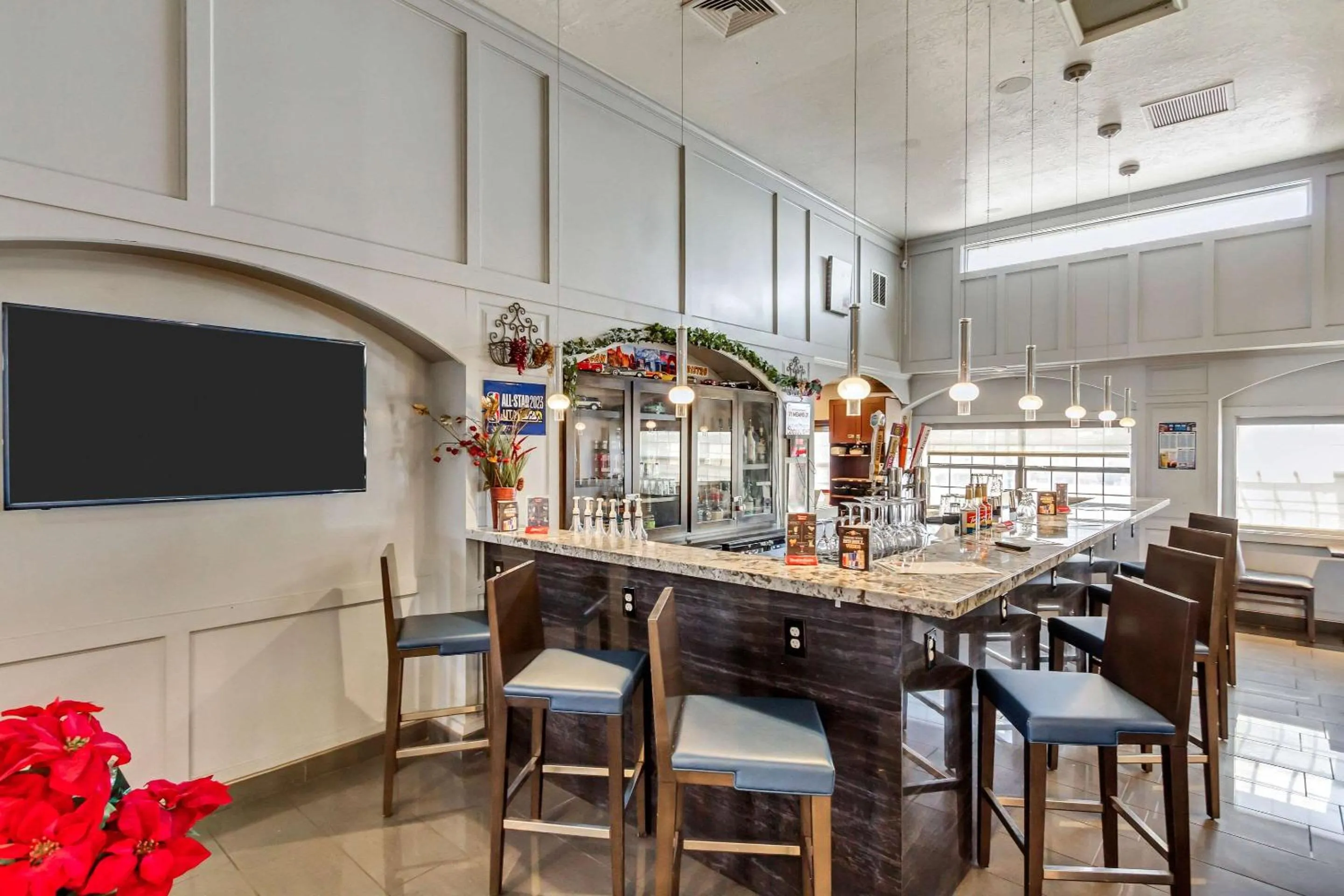 Lounge or bar in Radisson Hotel Salt Lake City Airport