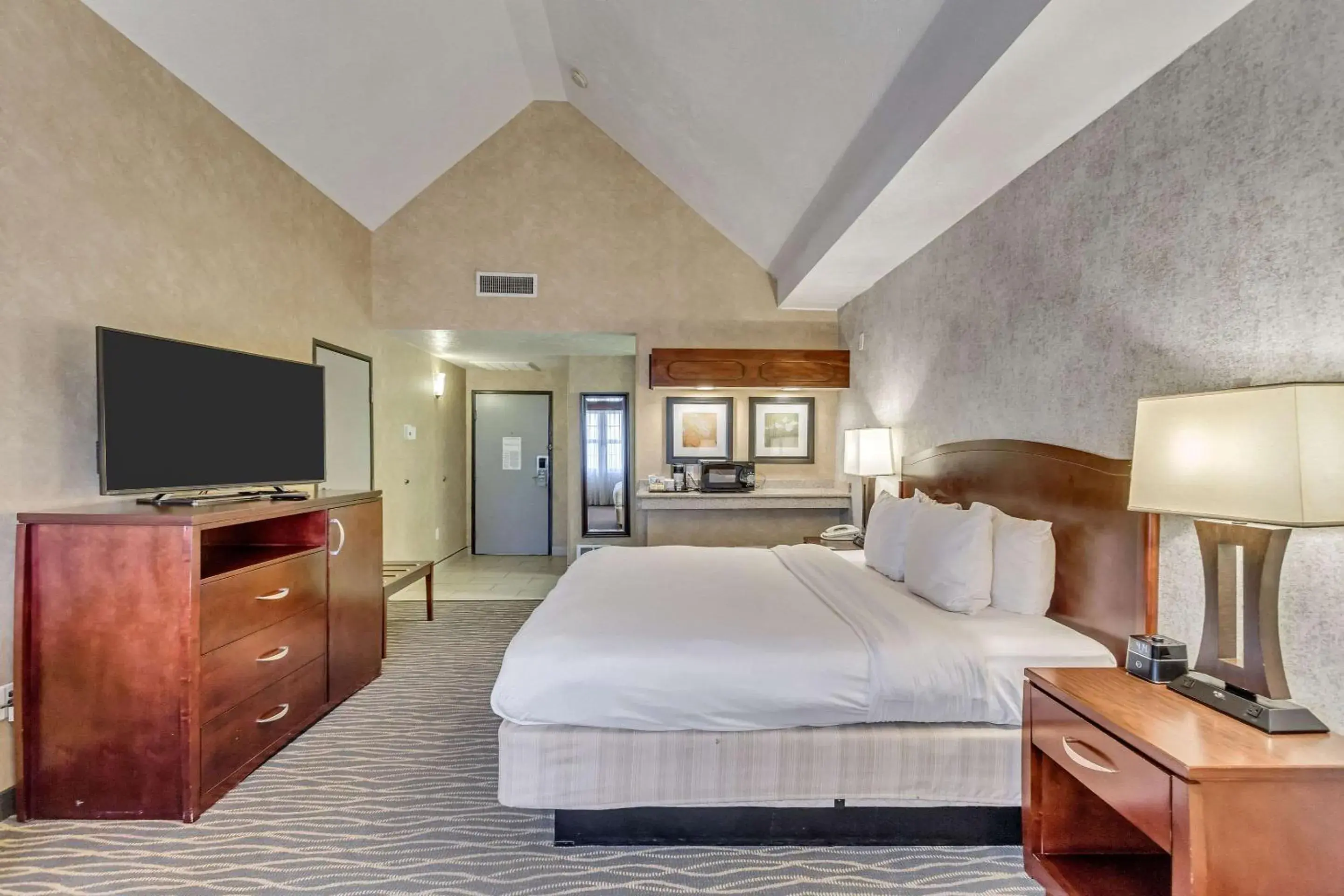 Bedroom, Bed in Radisson Hotel Salt Lake City Airport Bedroom, Bed in Radisson Hotel Salt Lake City Airport