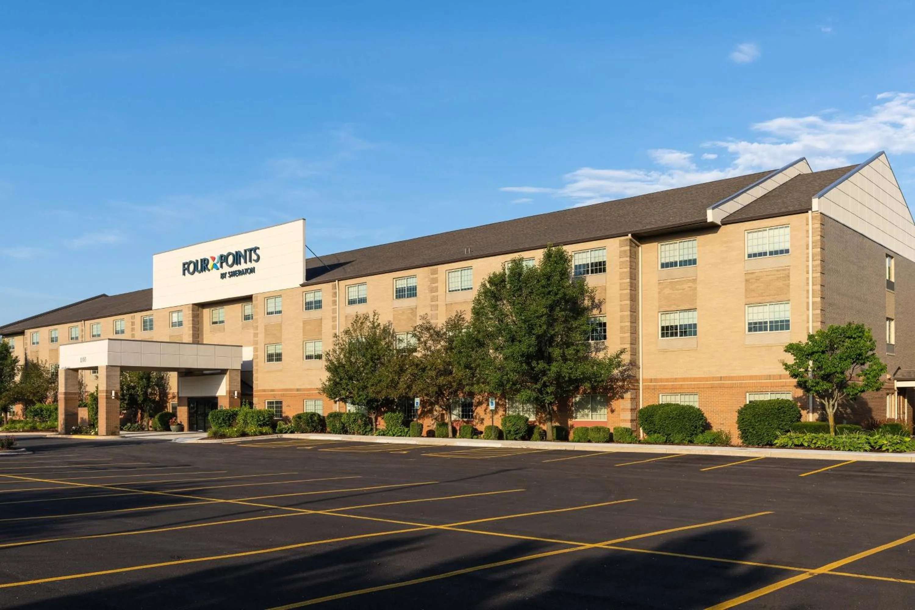 Property building in Four Points by Sheraton Chicago Schaumburg