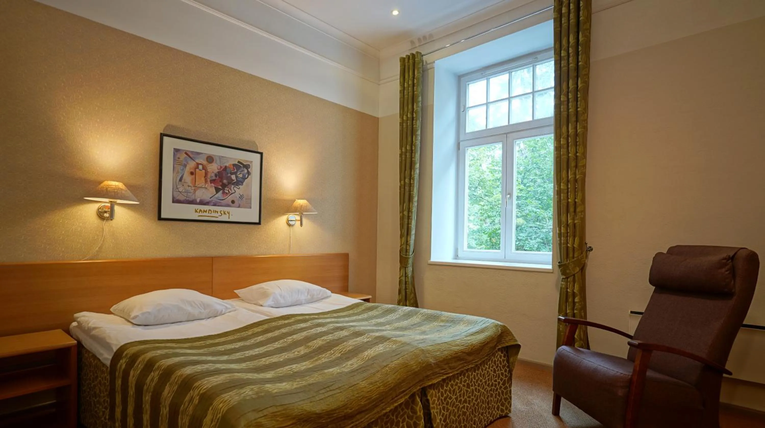 Bed in Barclay Hotel